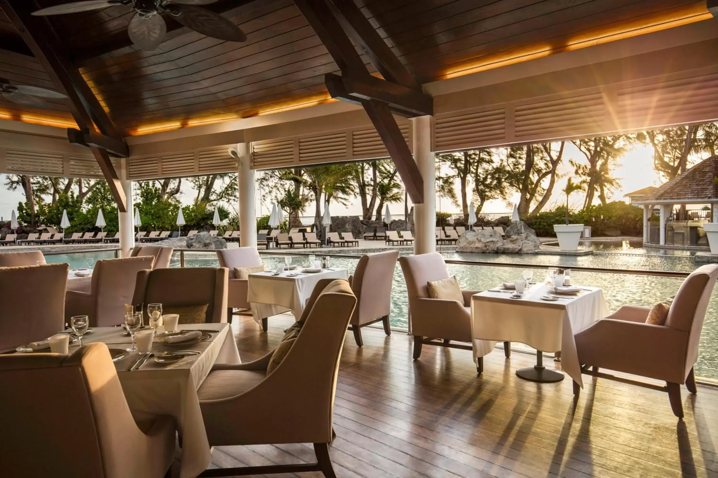 Restaurant/Places to Eat in LUX* Saint Gilles Resort