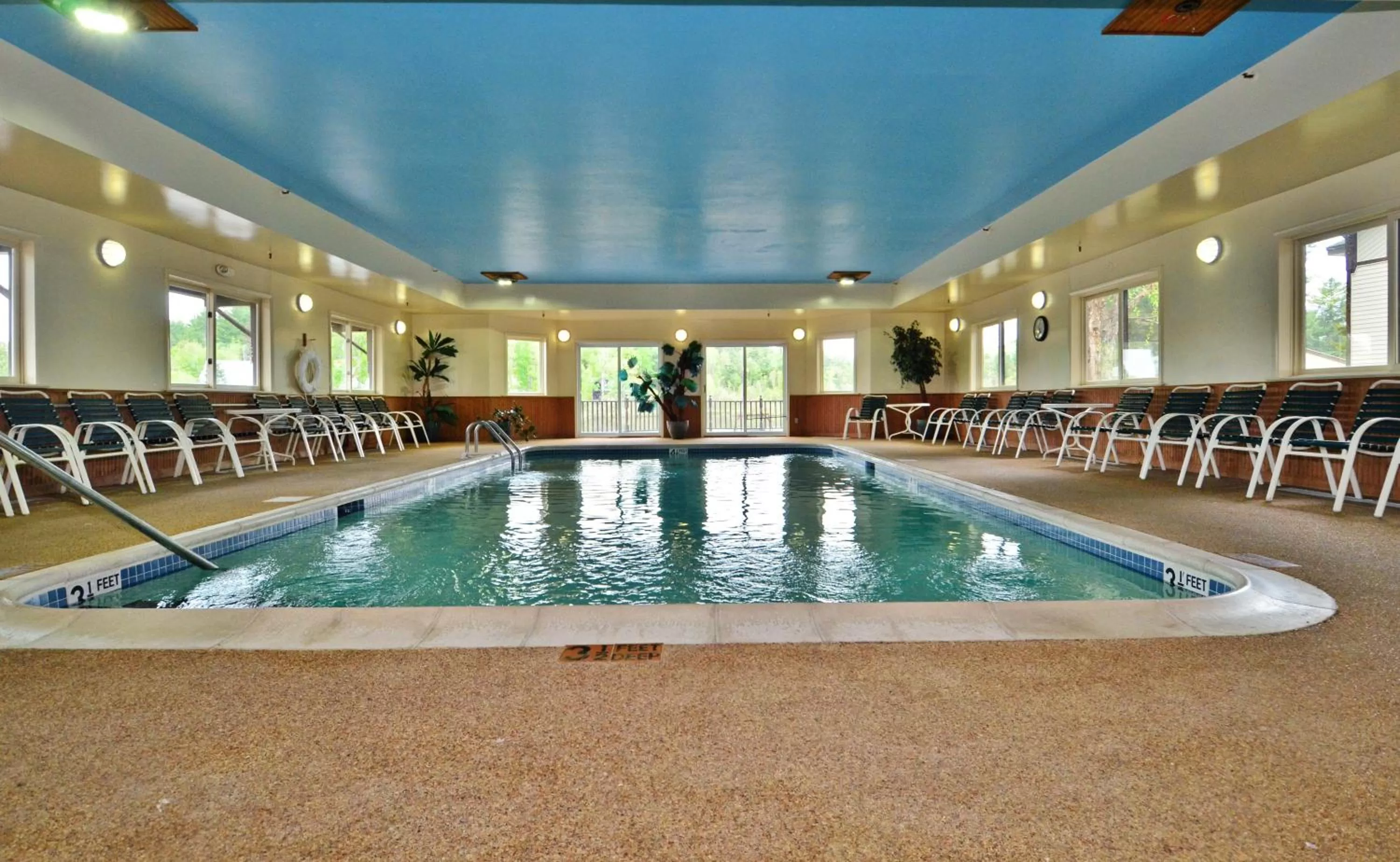 Swimming pool in Best Western Saranac Lake