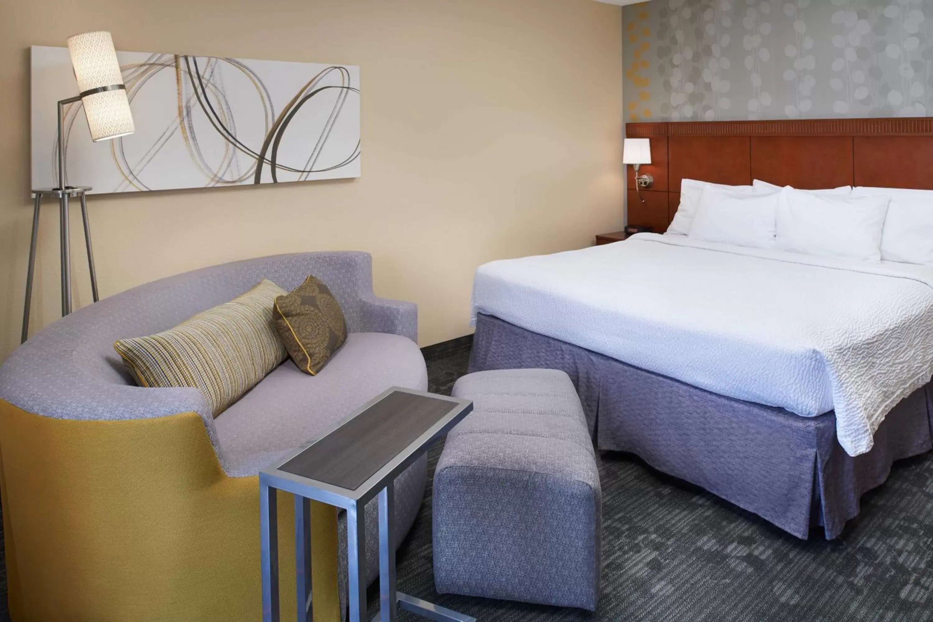 Photo of the whole room, Bed in Courtyard by Marriott Rockford