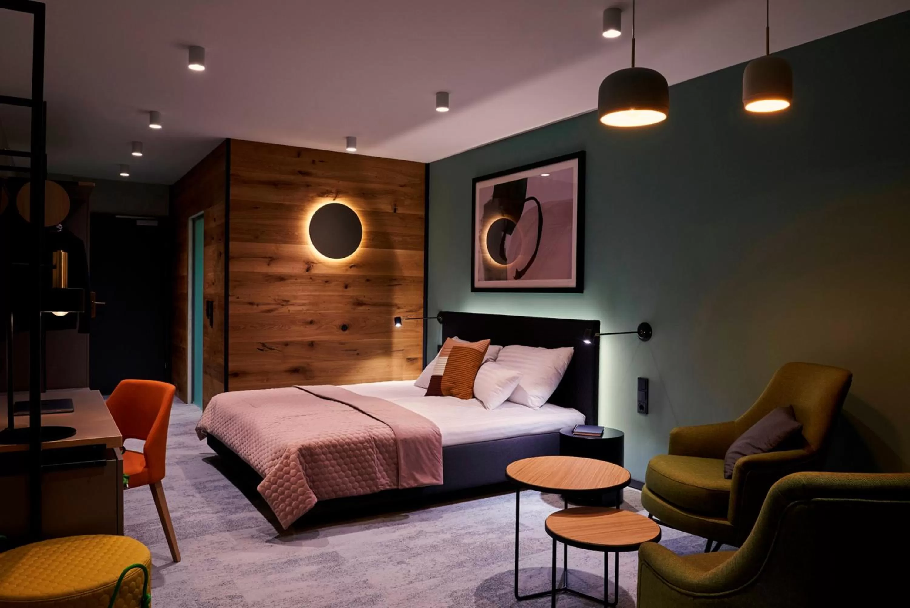 Photo of the whole room, Bed in Mountains Hotel