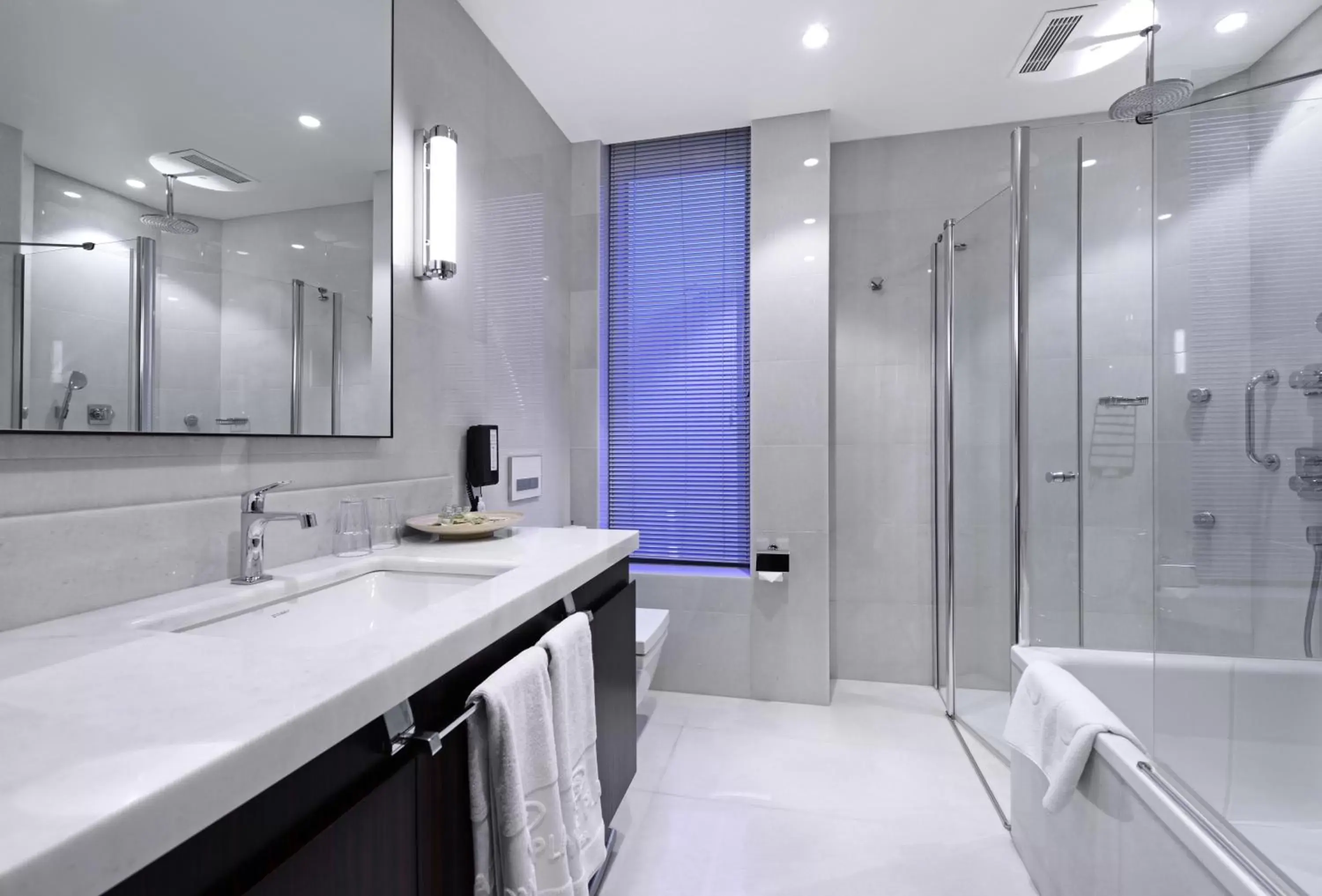 Bathroom in Crowne Plaza Bursa Convention Center & Thermal Spa, an IHG Hotel