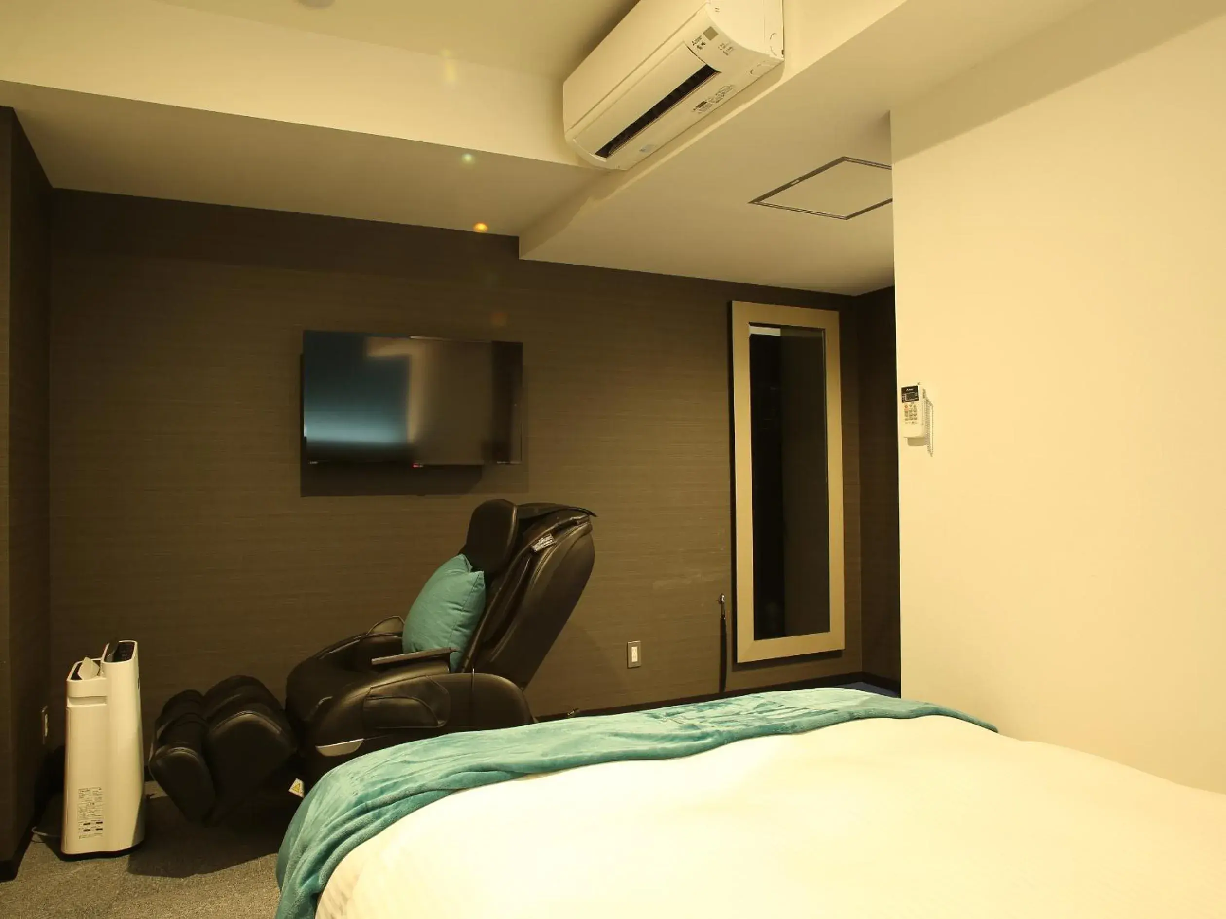 Photo of the whole room, Bed in Green Rich Hotel Naha -Hotel & Capsule- Artificial hot spring Futamata Yunohana