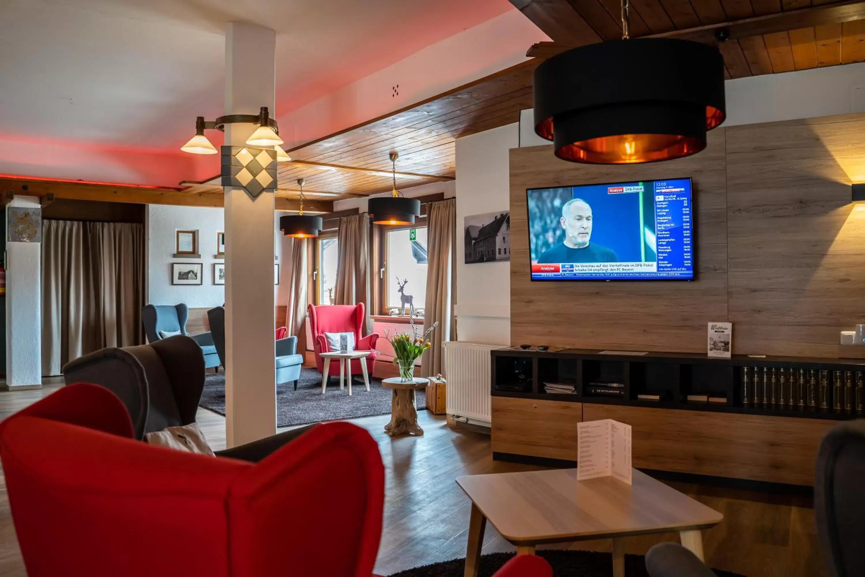 Communal lounge/ TV room, Seating Area in Hotel Weißbräu