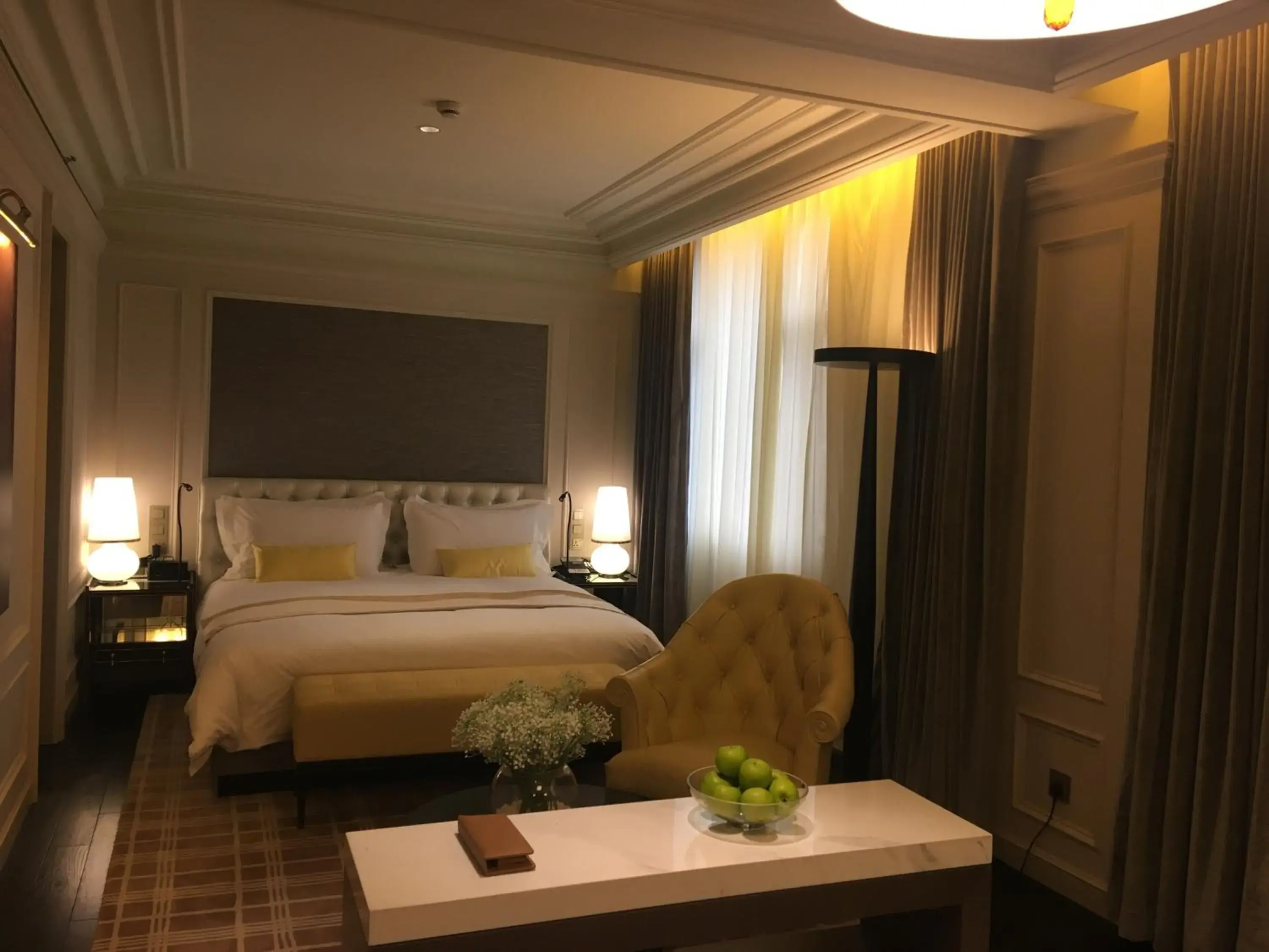 Bedroom, Bed in Golden Tulip Bund New Asia