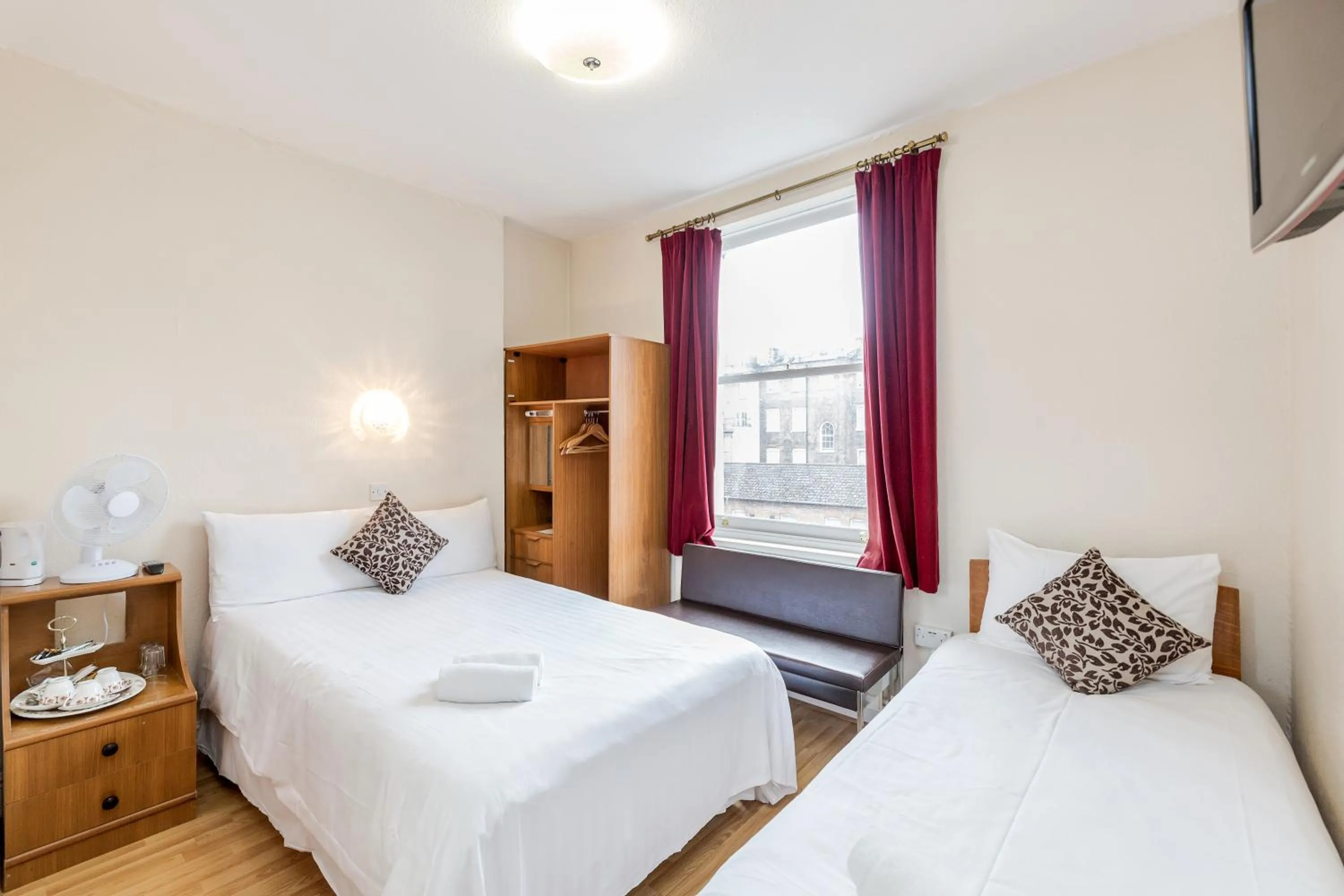 Bed in Russell Square Hotel