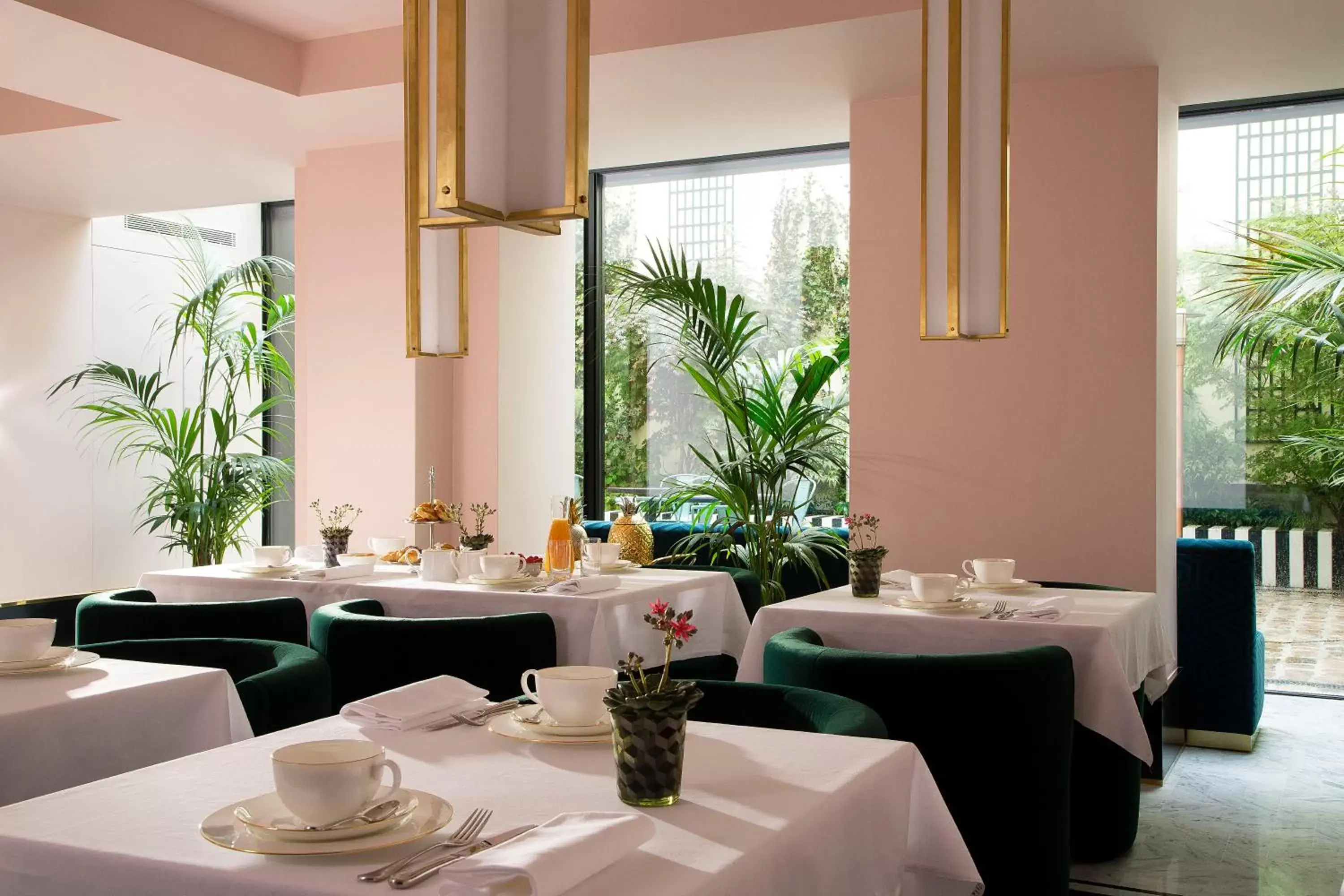 Breakfast, Restaurant/Places to Eat in Hôtel Saint-Marc