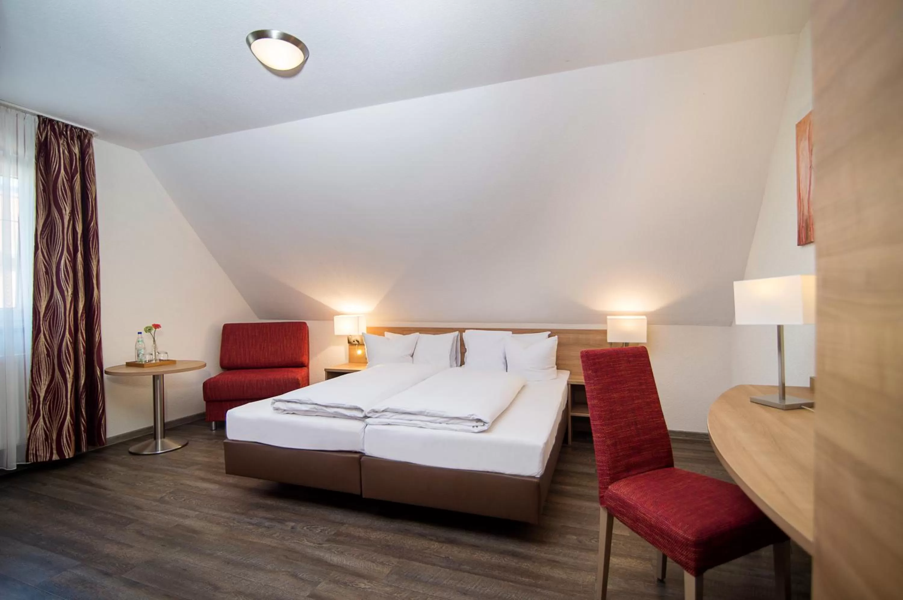 Bed in Hotel-Gasthof Neue Post