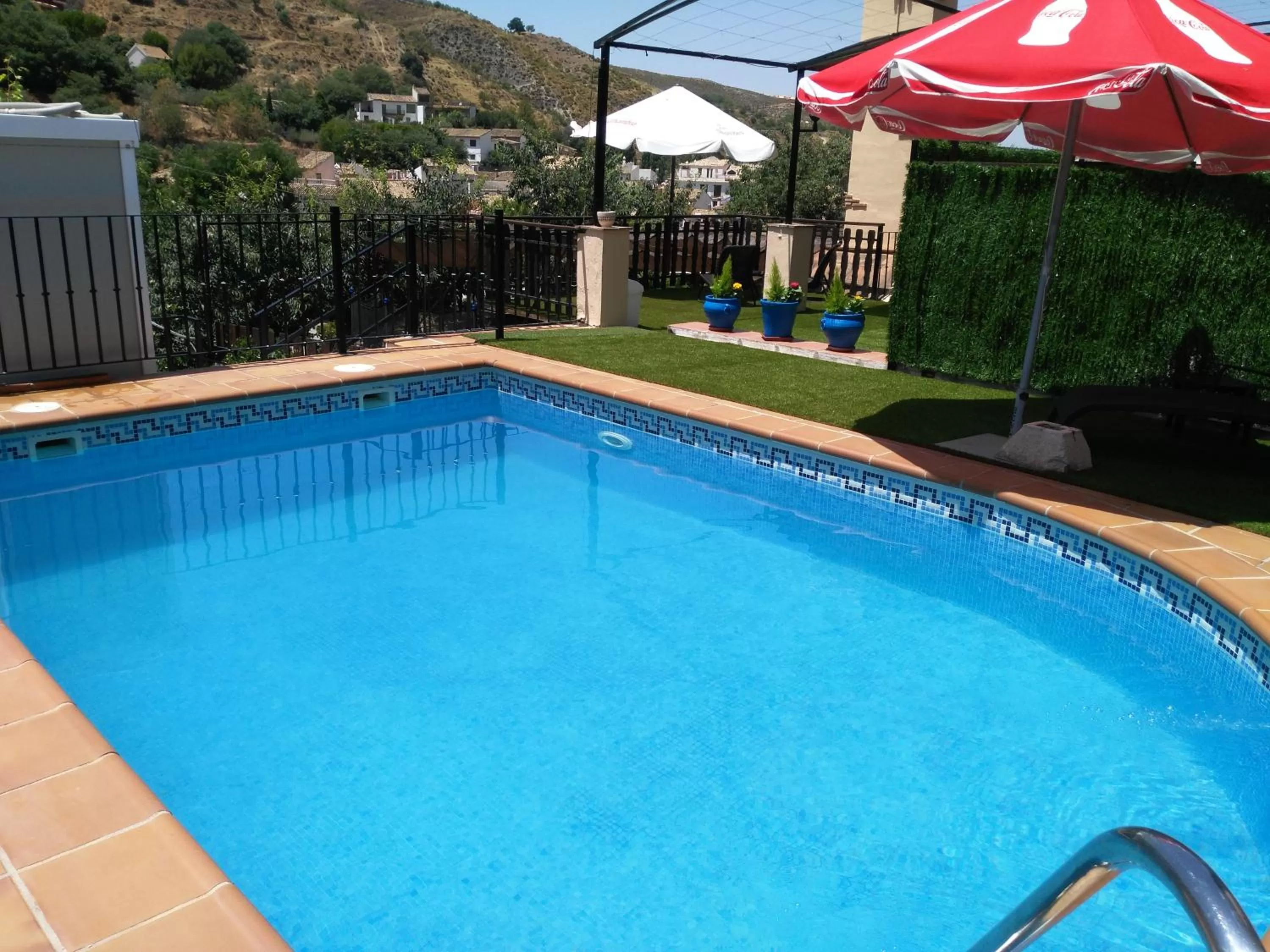 Swimming pool in Hotel Rural Huerta del Laurel