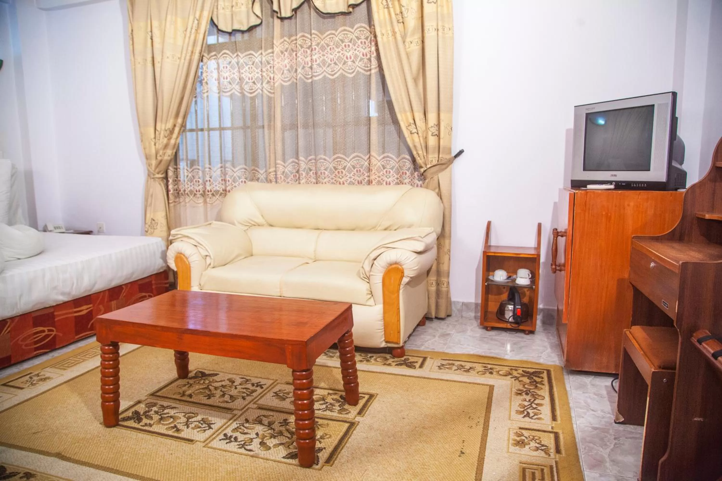 Coffee/tea facilities in Natron Palace Hotel