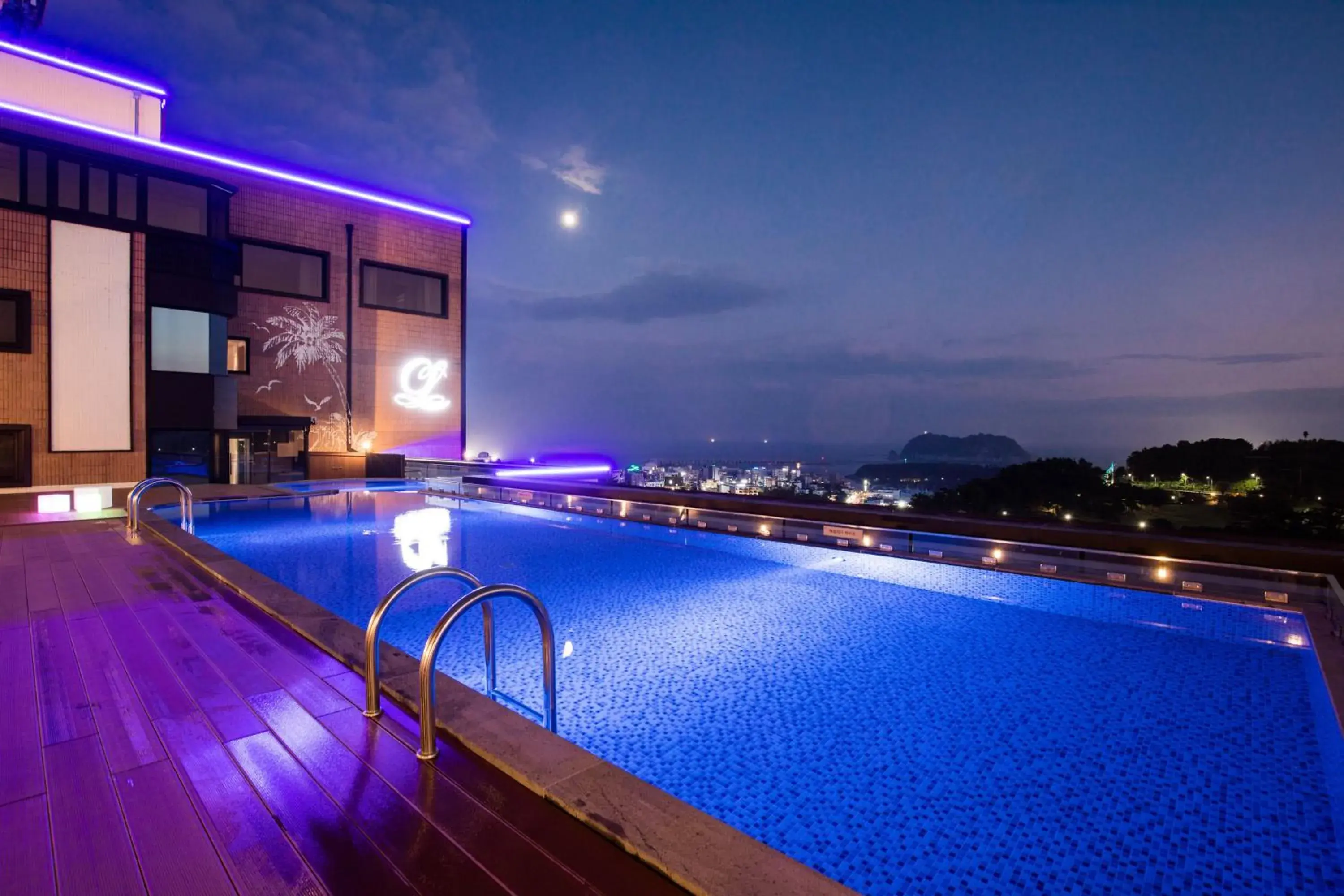 Swimming Pool in Casaloma hotel