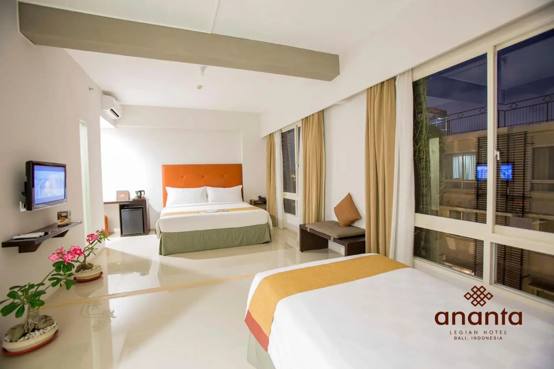 Bed in Ananta Legian Hotel