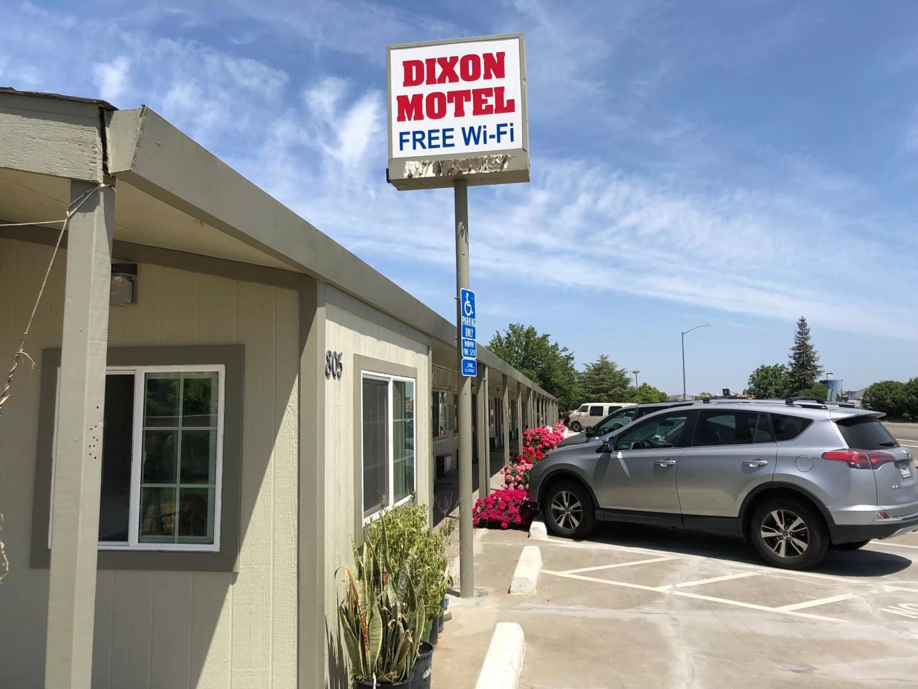 Property building in Dixon Motel