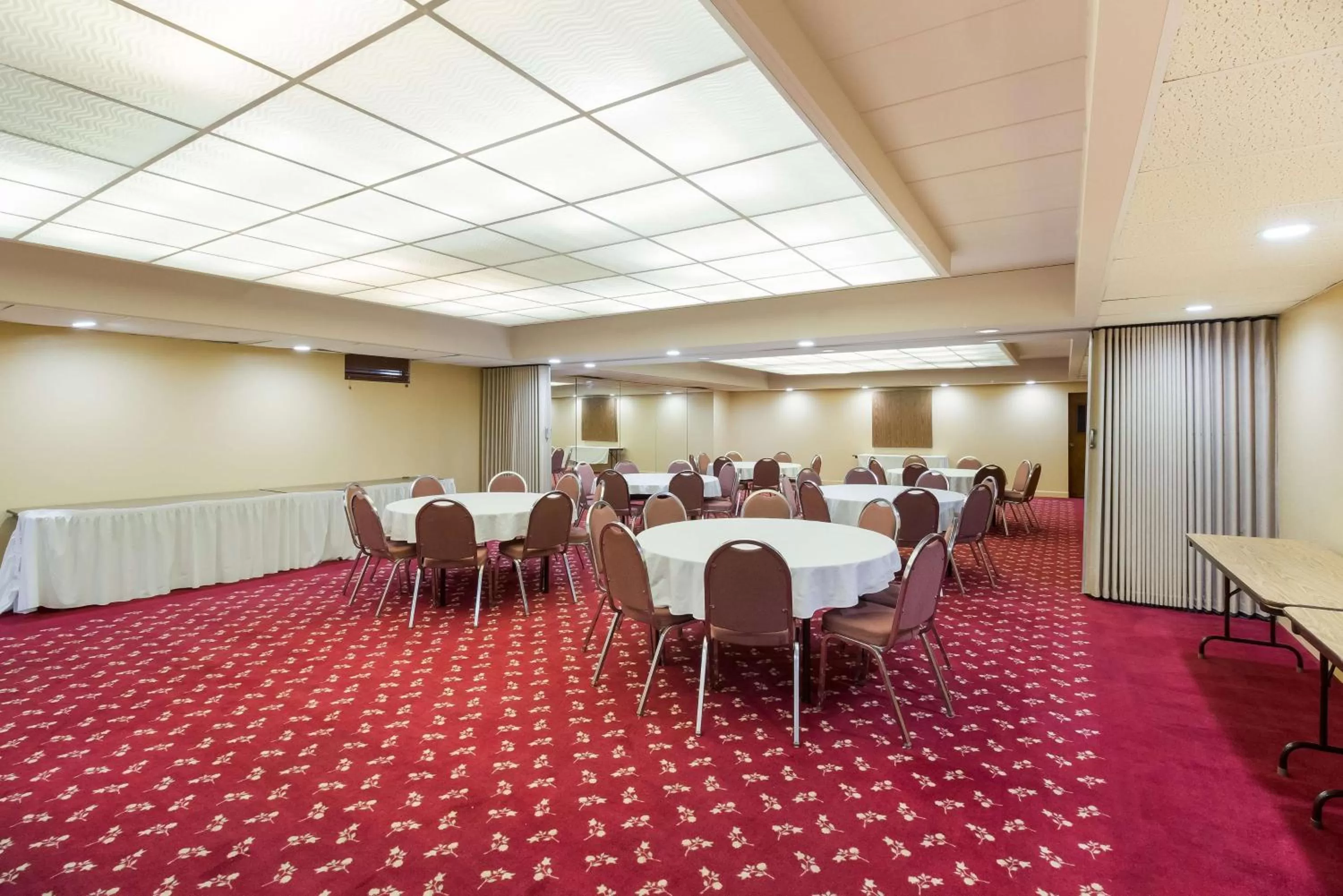 Meeting/conference room in Best Western Braddock Inn