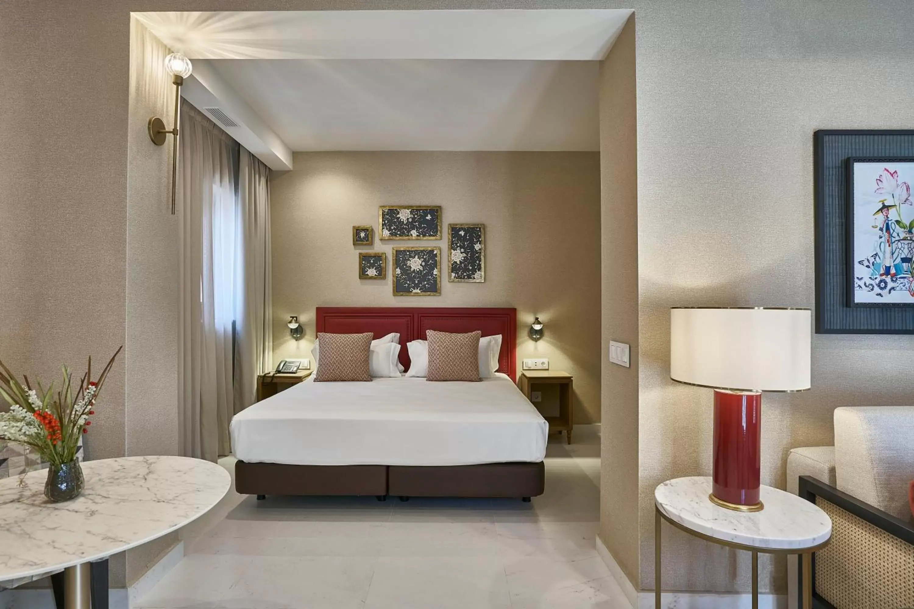 Decorative detail, Bed in Vincci Molviedro Suites Apartments