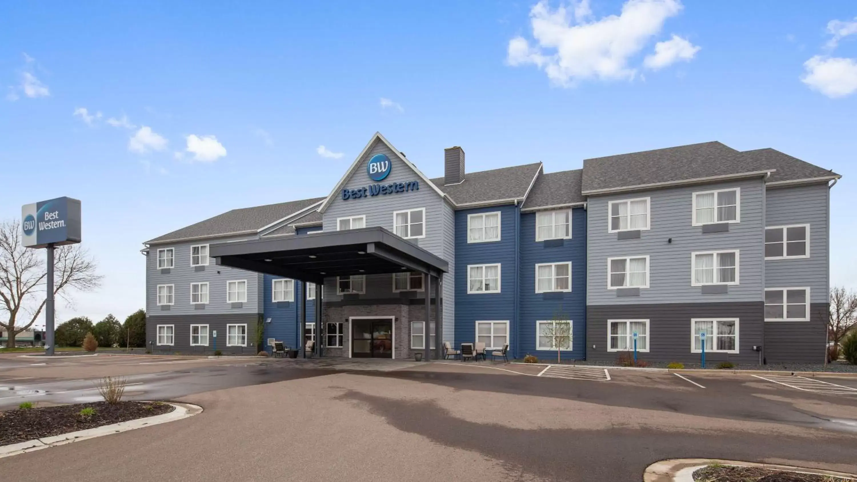 Property Building in Best Western Eau Claire South