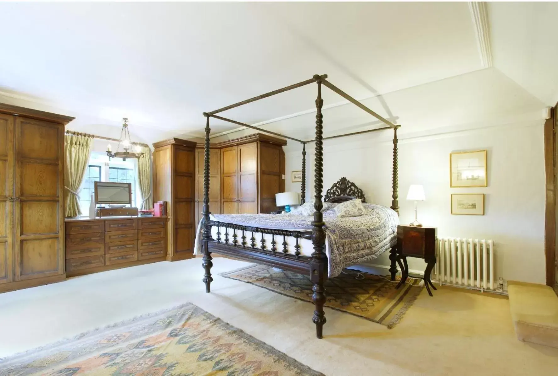 Bedroom in B&B Harlington Manor