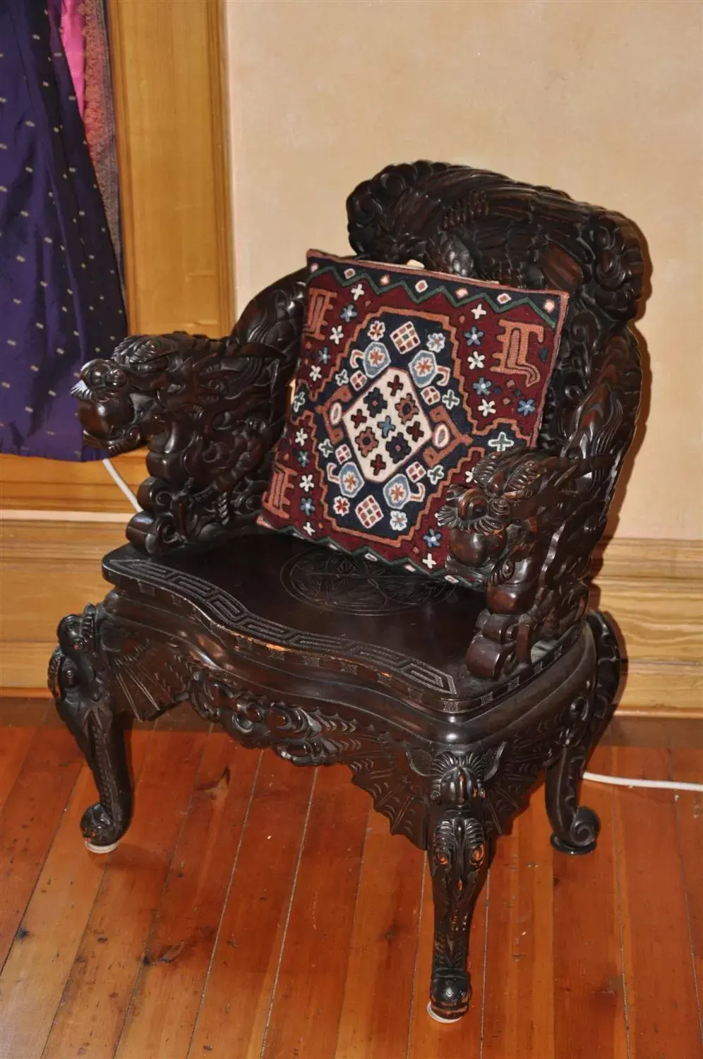 Living room, Seating Area in Henderson Castle Inn