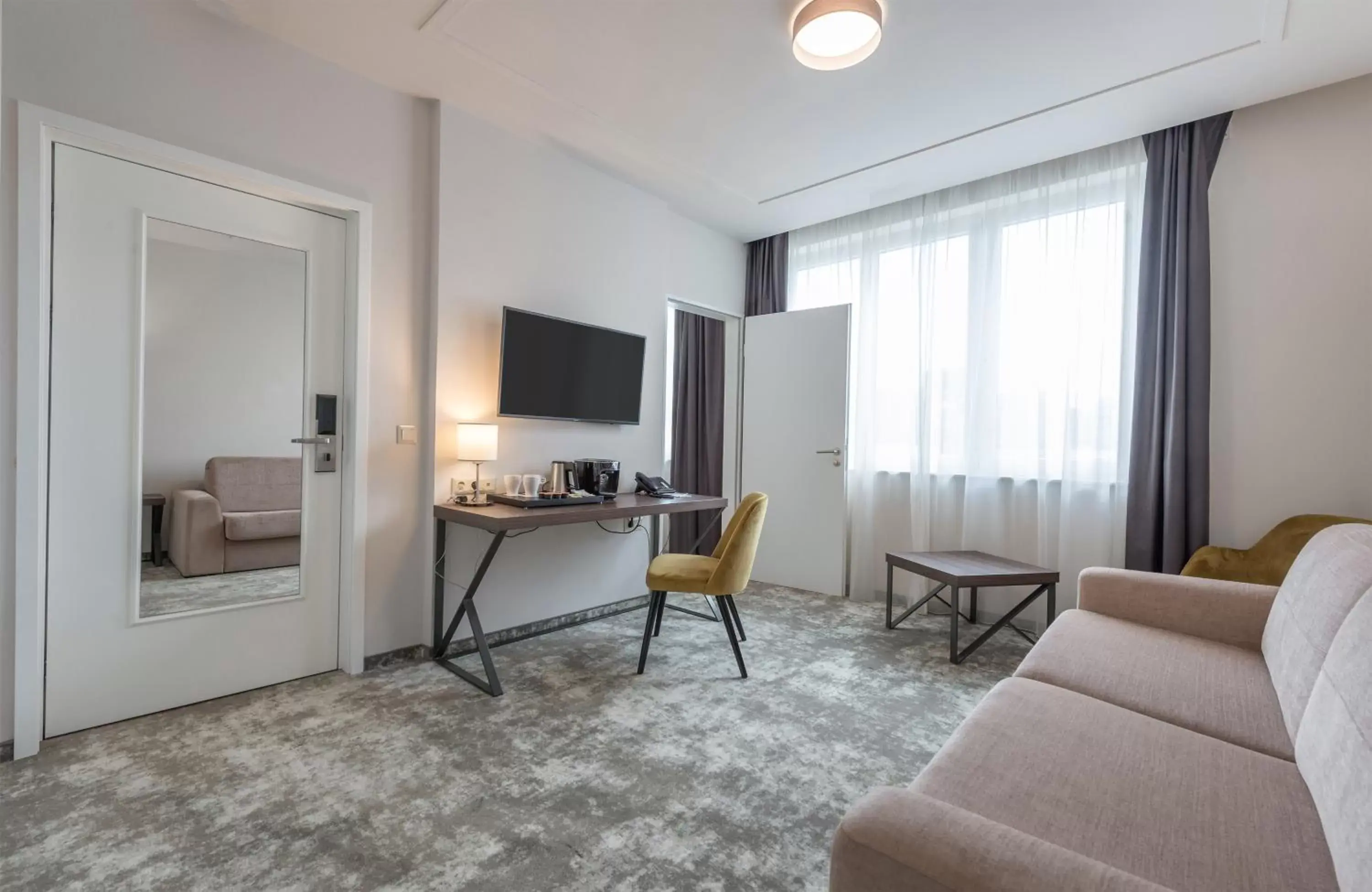 TV and multimedia, TV/Entertainment Center in Leonardo Boutique Hotel Budapest M-Square