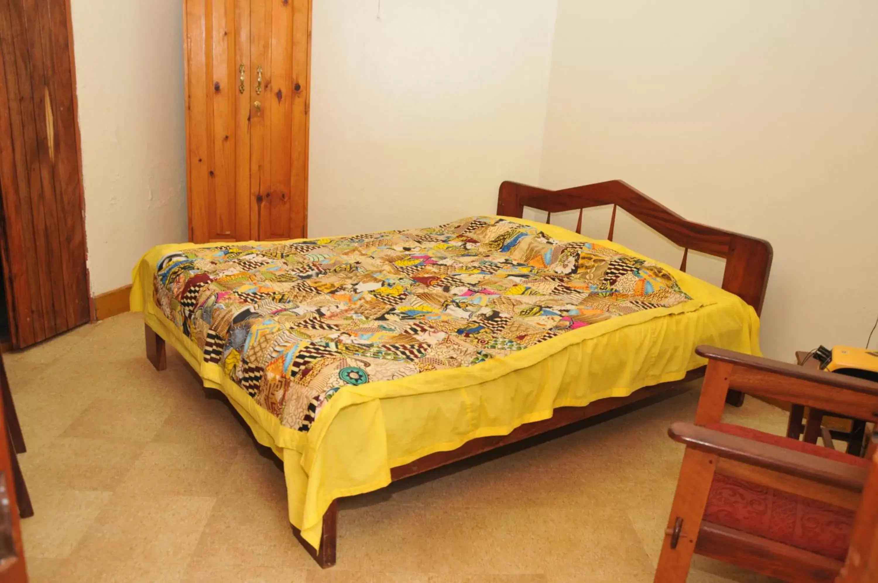 Budget Single Room - single occupancy in New Court View Hotel Budget Single Room - single occupancy in New Court View Hotel