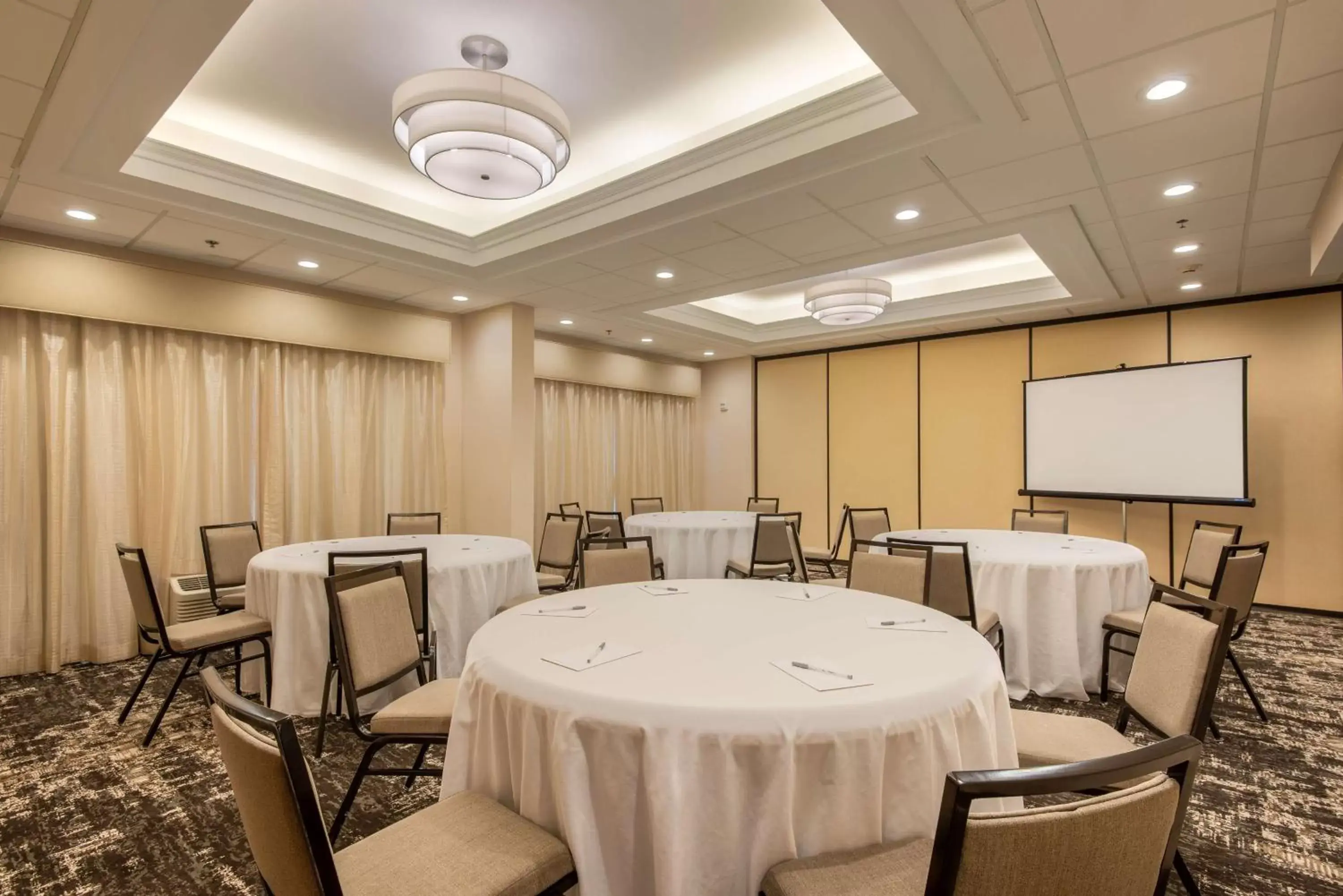 Meeting/conference room in Hampton Inn Wilkesboro