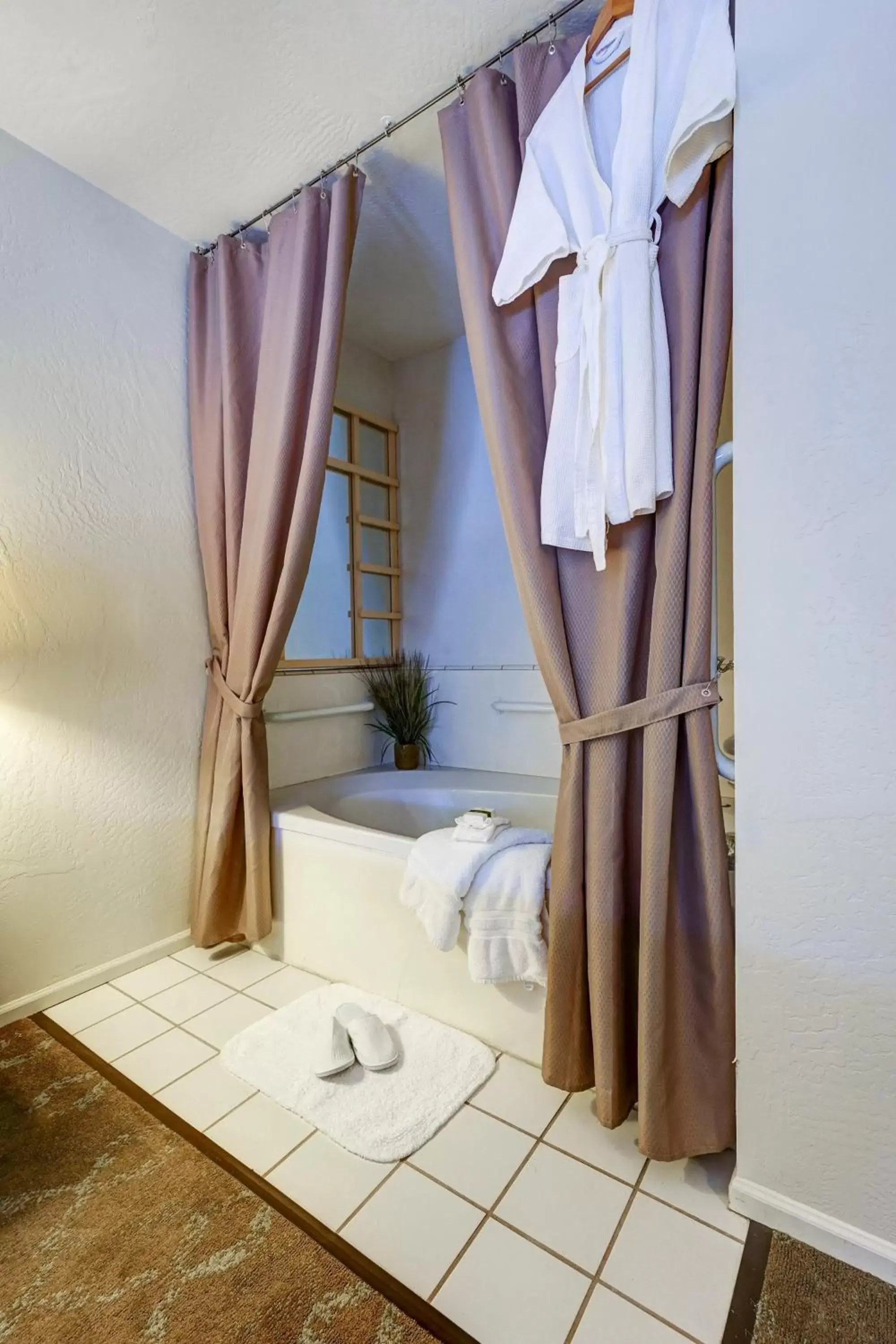 Deluxe King Room in Forest Villas Hotel Deluxe King Room in Forest Villas Hotel