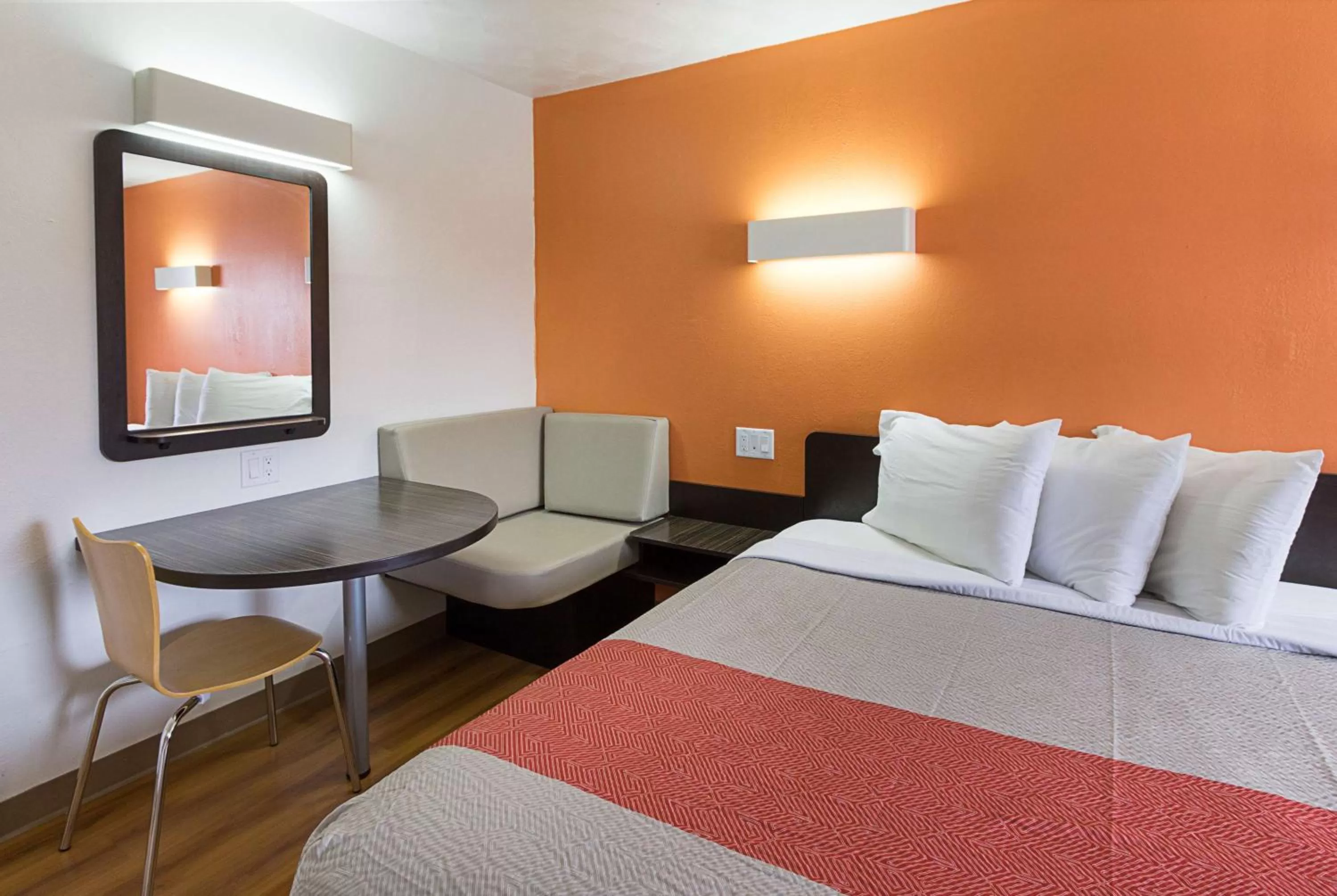 Photo of the whole room, Bed in Motel 6-Sidney, OH