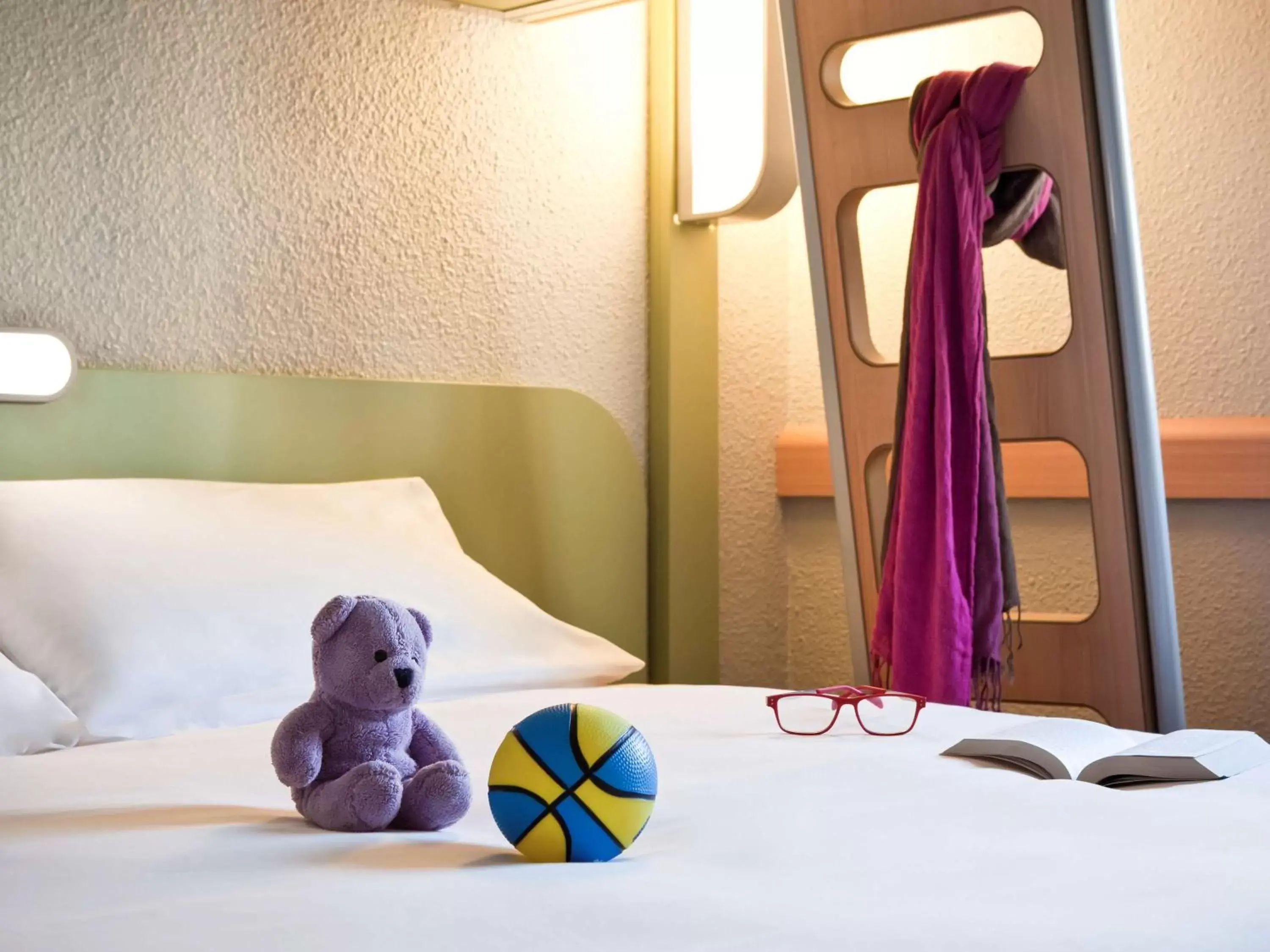 Photo of the whole room, Bed in ibis budget Pontault Combault RN4 Marne La Vallée Photo of the whole room, Bed in ibis budget Pontault Combault RN4 Marne La Vallée