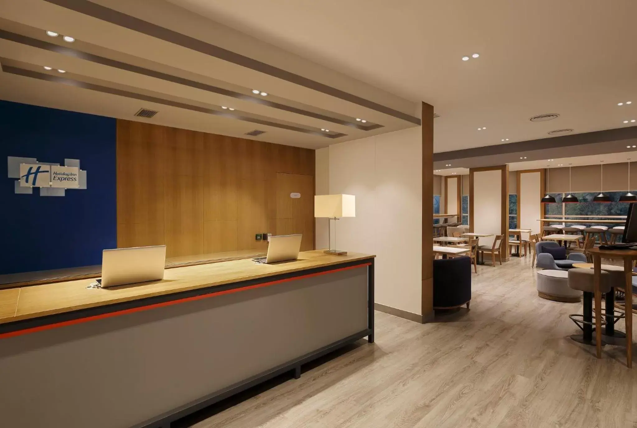 Property building, Lobby/Reception in Holiday Inn Express Pune Pimpri, an IHG Hotel