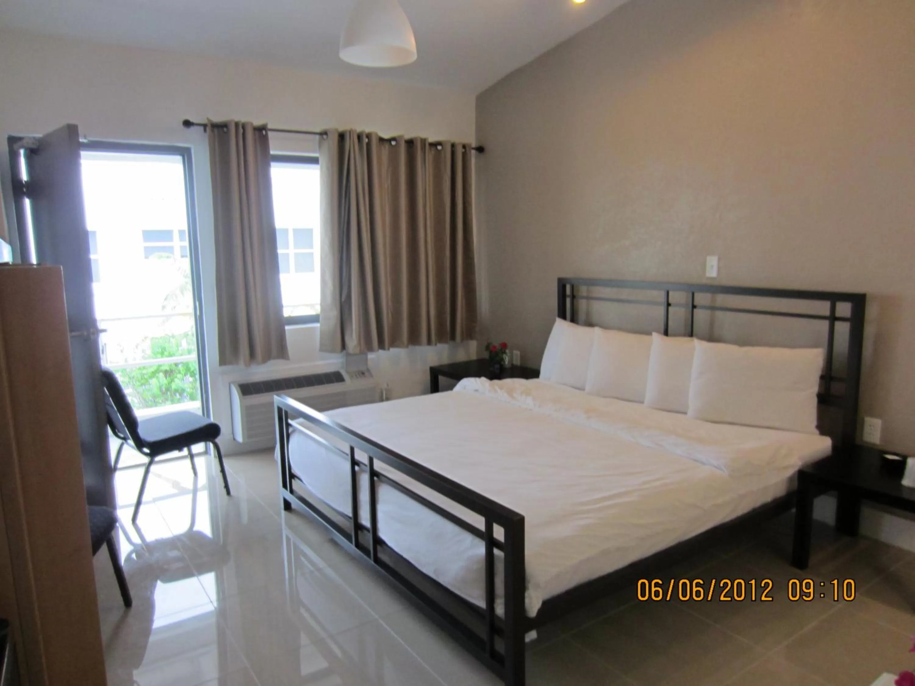 King Room (2 Adults) in Shalimar Motel