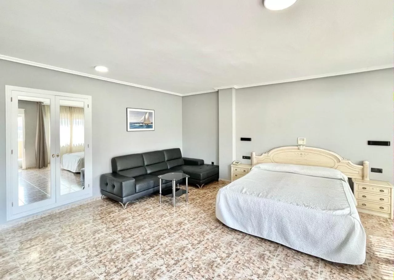 Deluxe Triple Room in Hotel ParqueMar