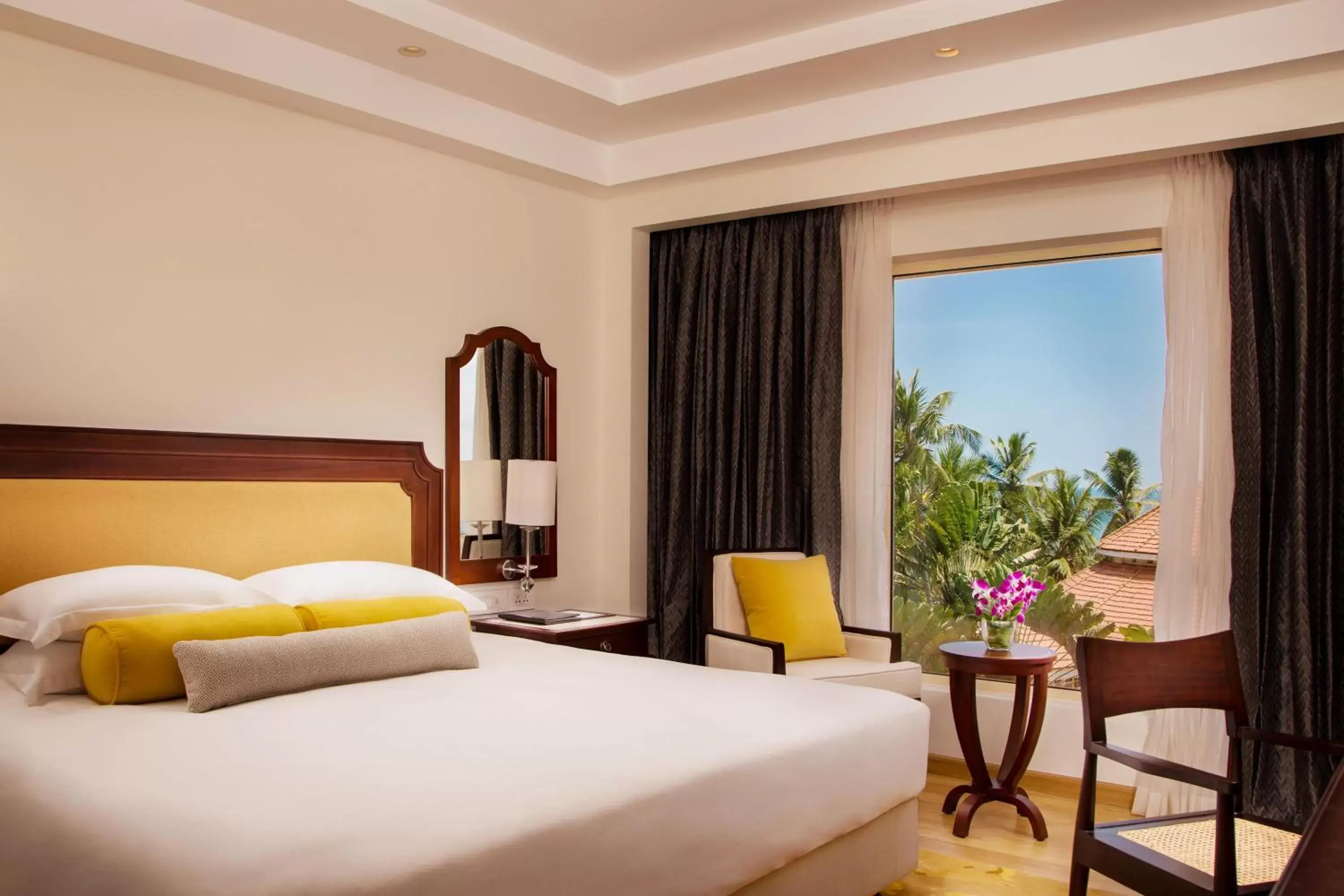 City view, Bed in Taj Samudra