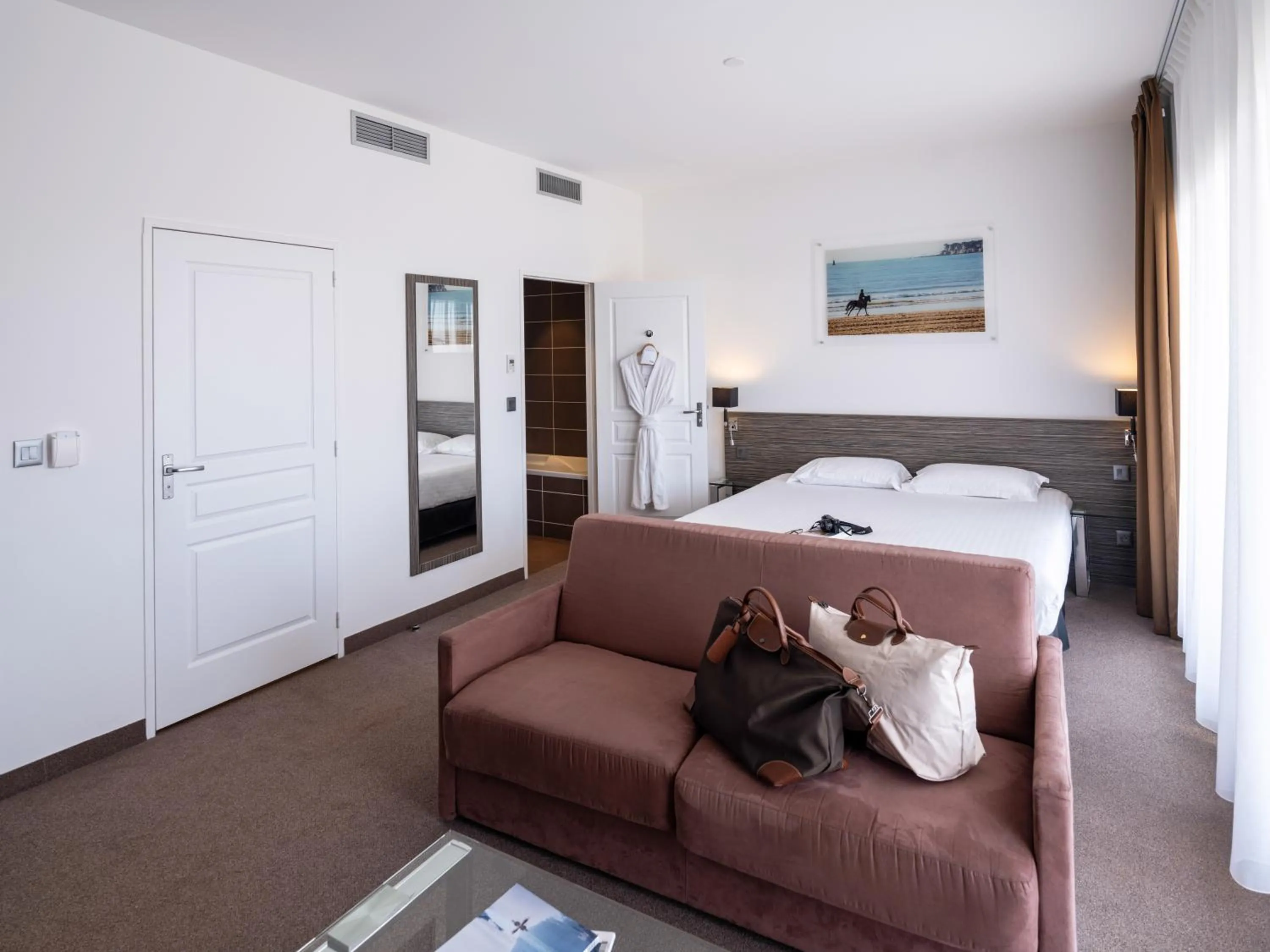 Bed in Golden Tulip La Baule Hotel and Residence