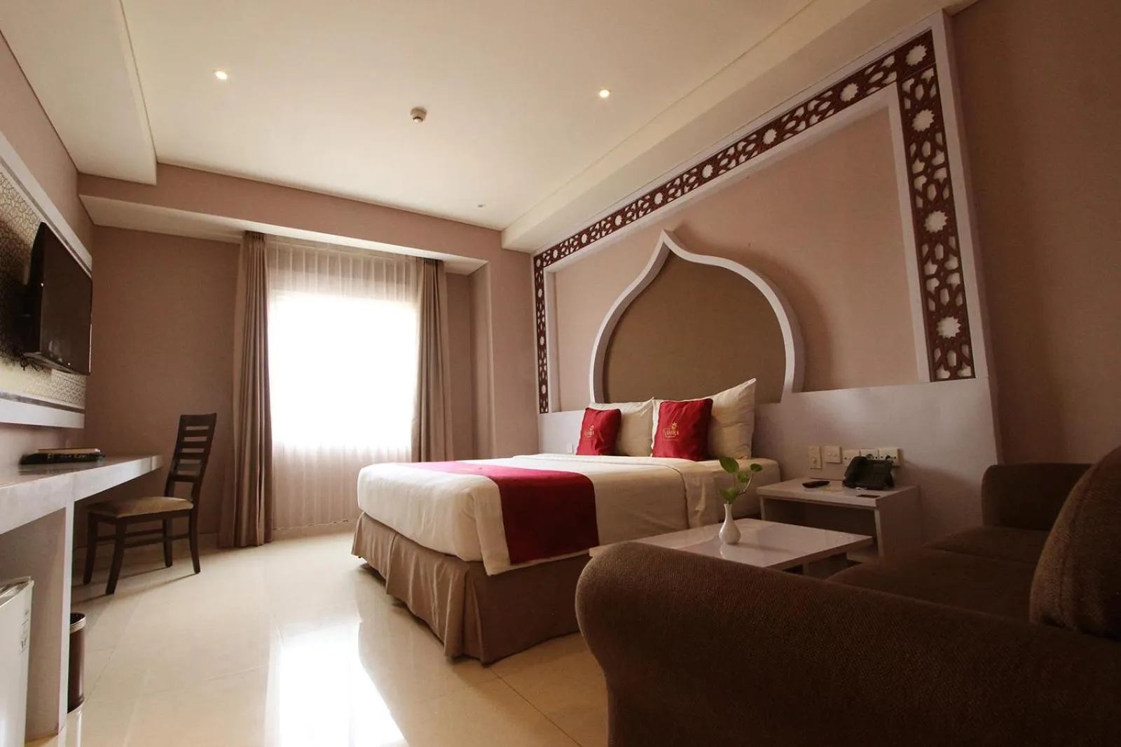 Bed in Namira Syariah Hotel Surabaya
