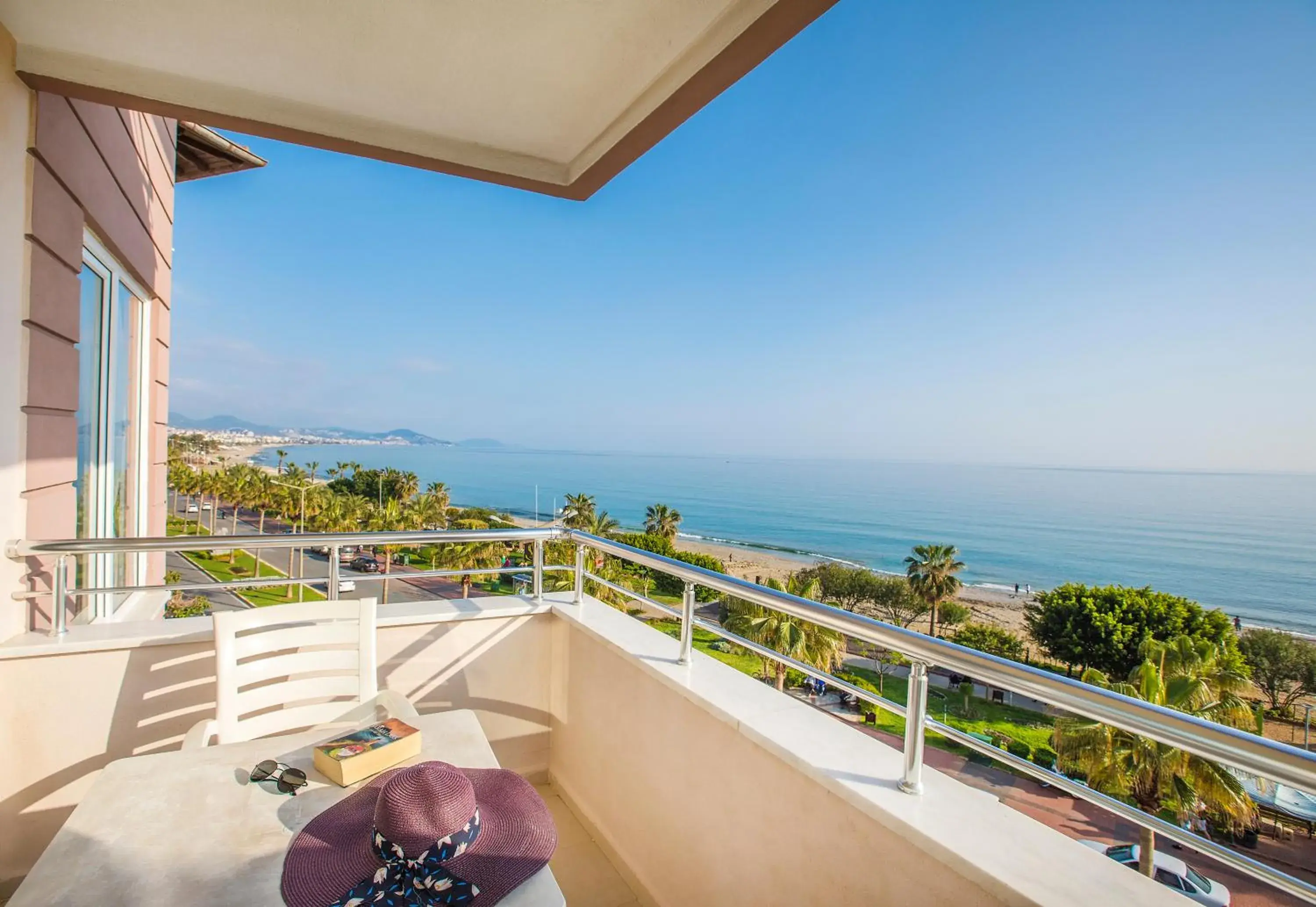 Sea view, Balcony/Terrace in Hawaii Suite Beach Hotel