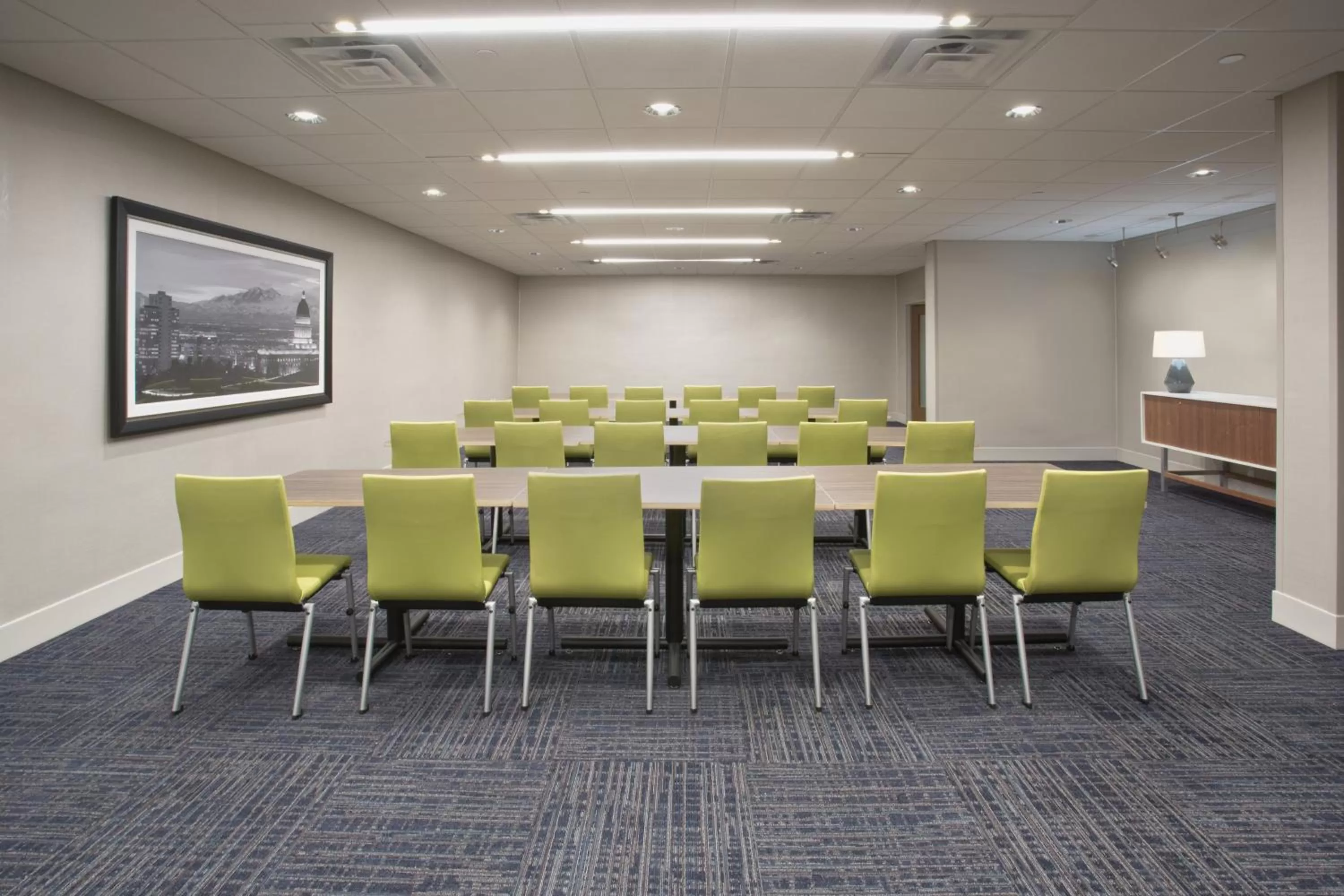 Meeting/conference room in Holiday Inn Express & Suites Uniontown by IHG