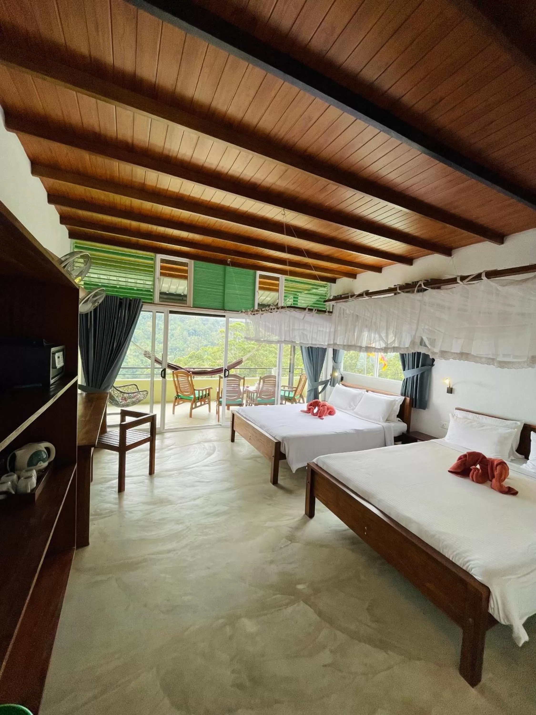 Deluxe Family Room in Zion View Ella Green Retreat