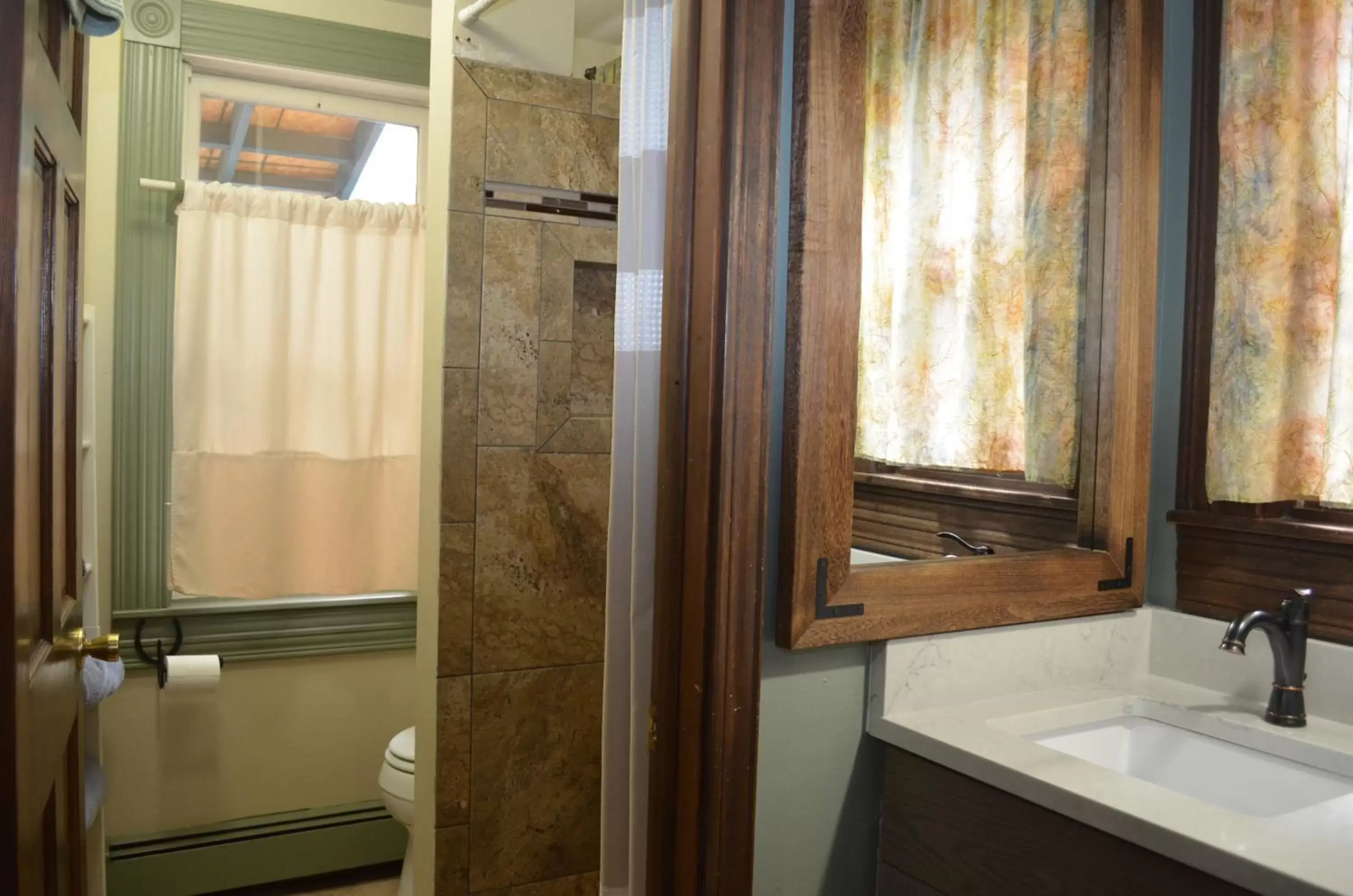 Bathroom in The Ouray Main Street Inn