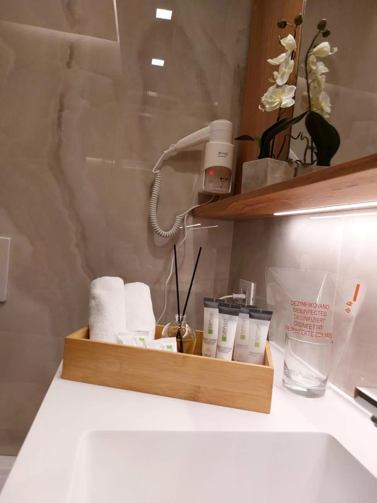 Bathroom in Lipa Hotel