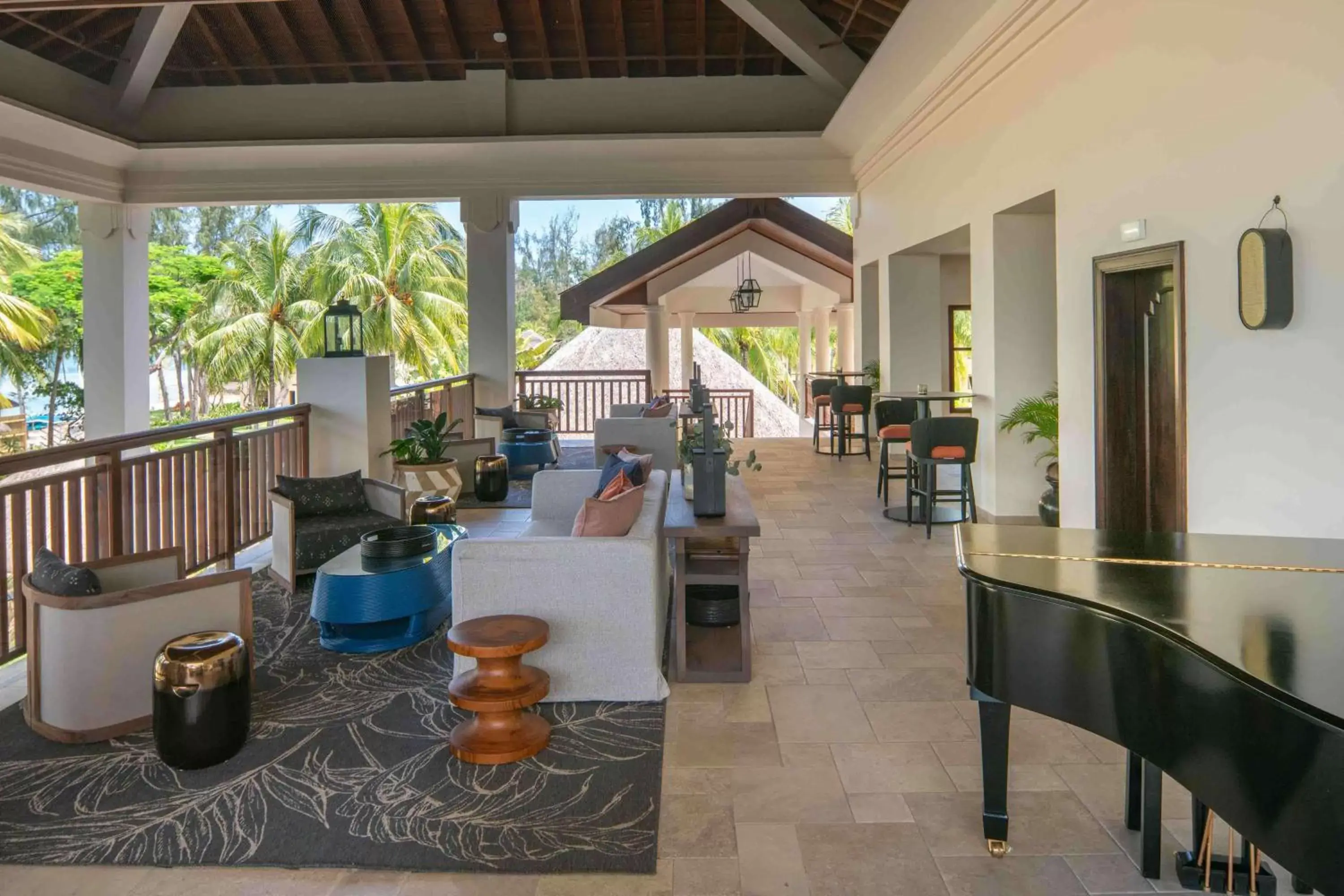 Lounge or bar in Hilton Mauritius Resort & Spa