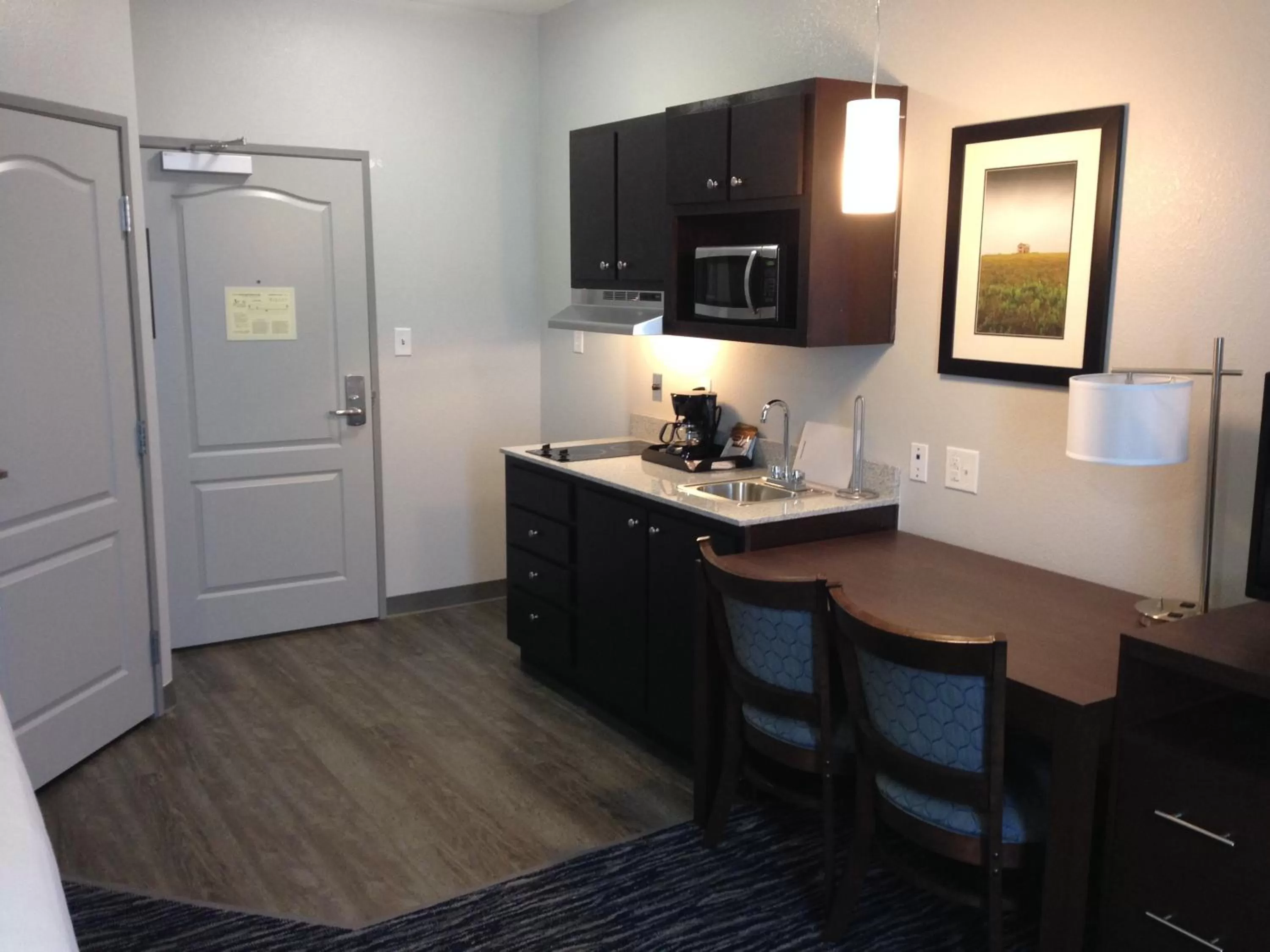Kitchen or kitchenette in Hawthorn Suites by Wyndham San Angelo