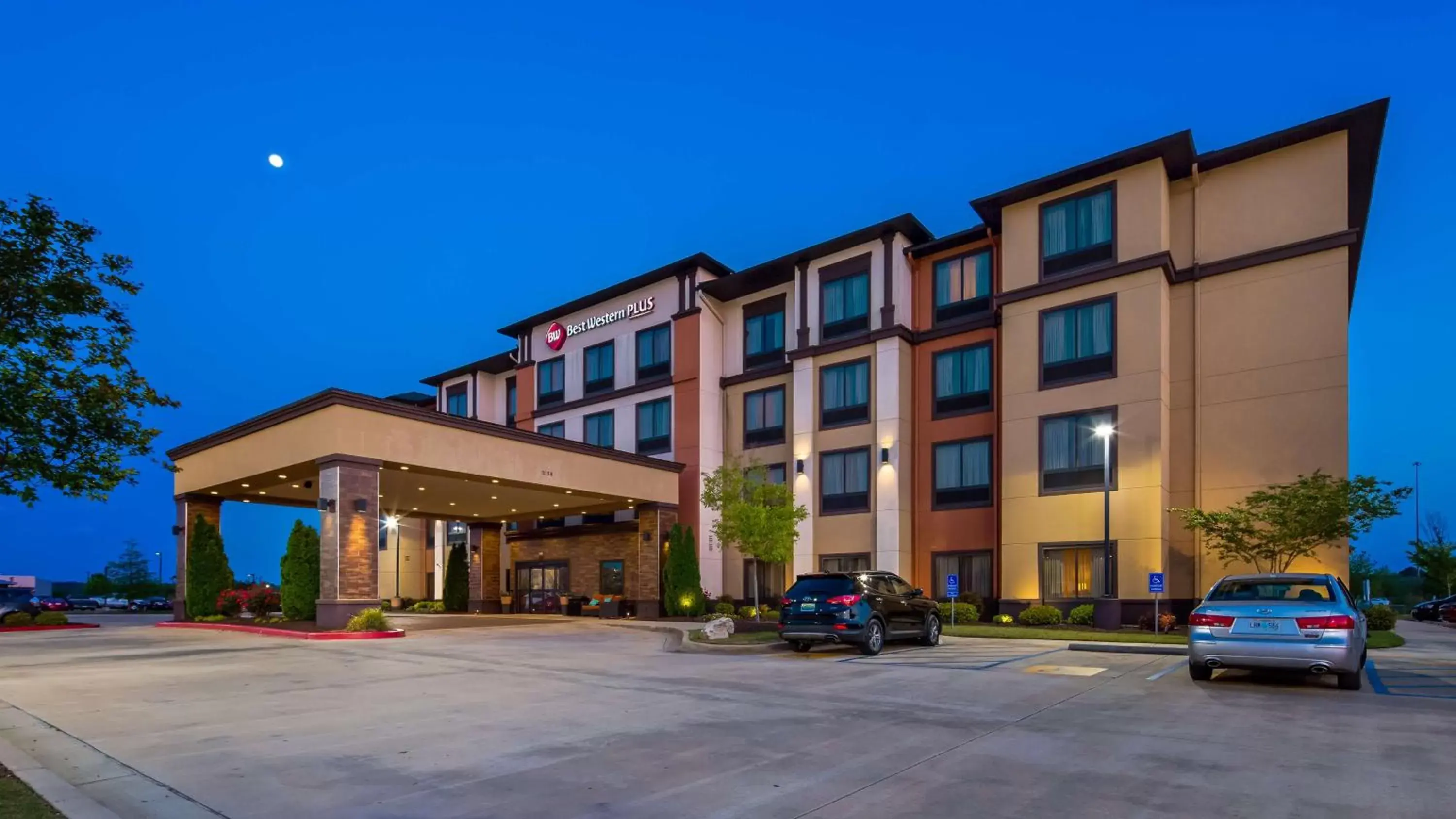 Property Building in Best Western Plus Tupelo Inn & Suites