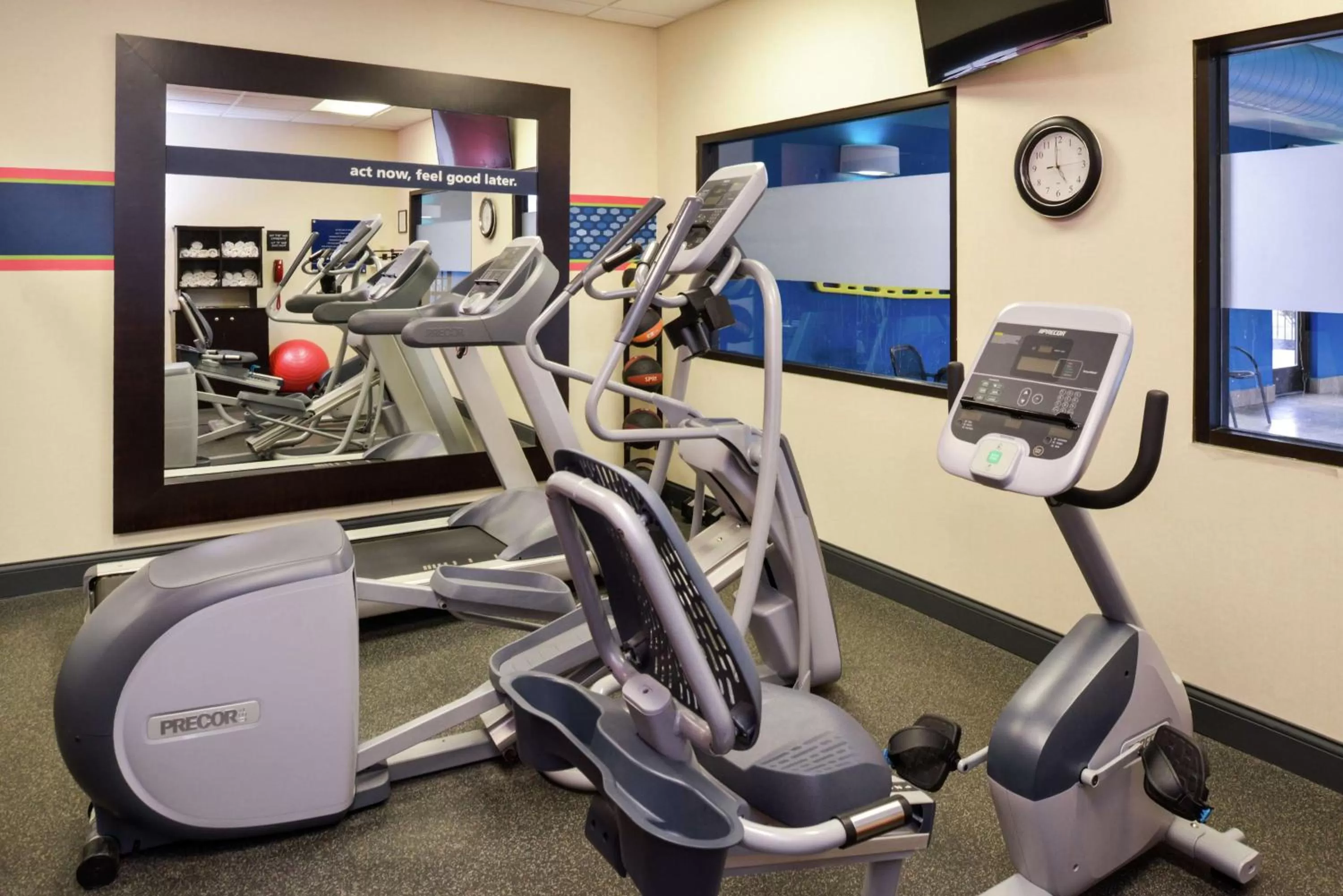 Fitness centre/facilities in Hampton Inn & Suites Wilmington