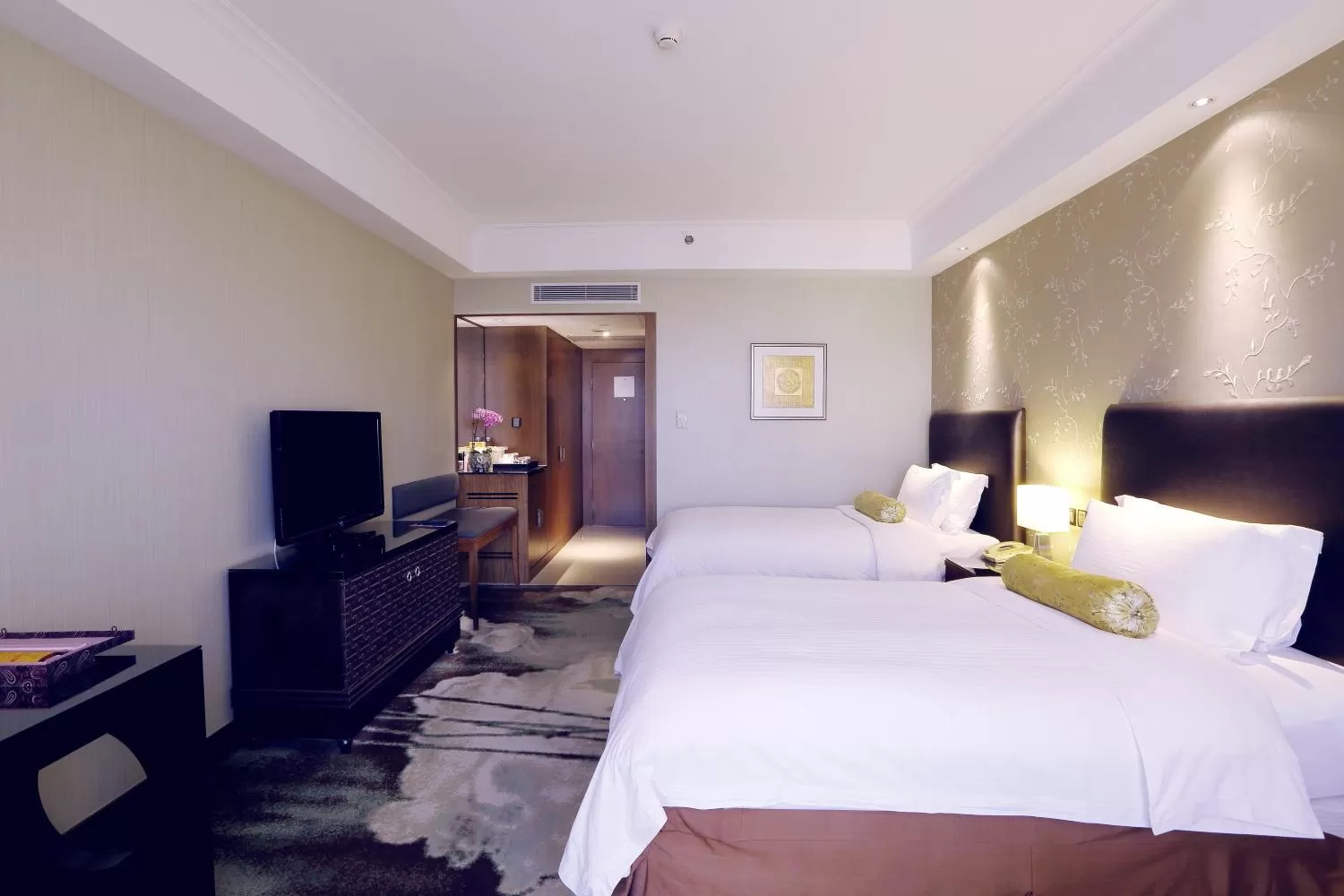 Bedroom, Bed in Grand Mercure Beijing Central