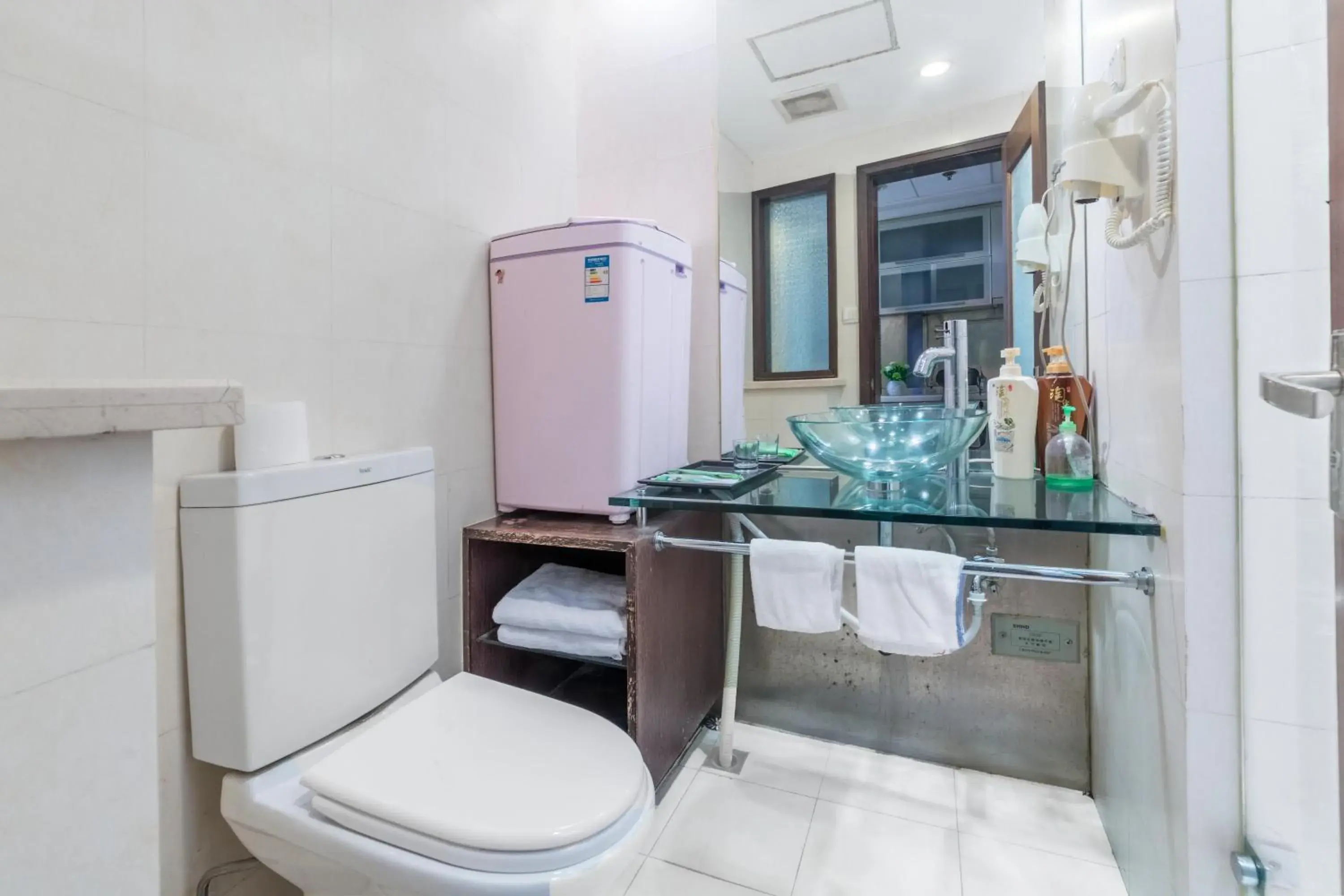 Toilet, Bathroom in Shanghai Jiarong Hotel Apartment