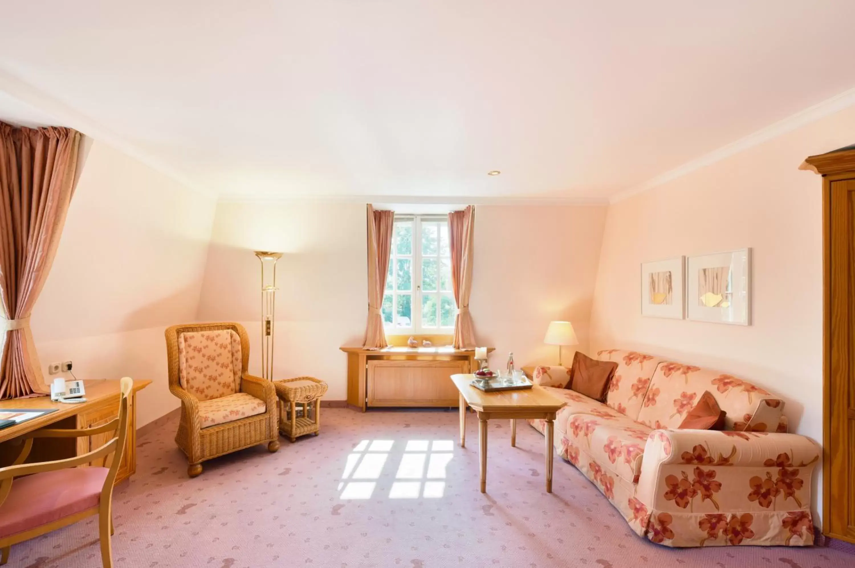 Living room, Seating Area in Hotel Landhaus Wachtelhof