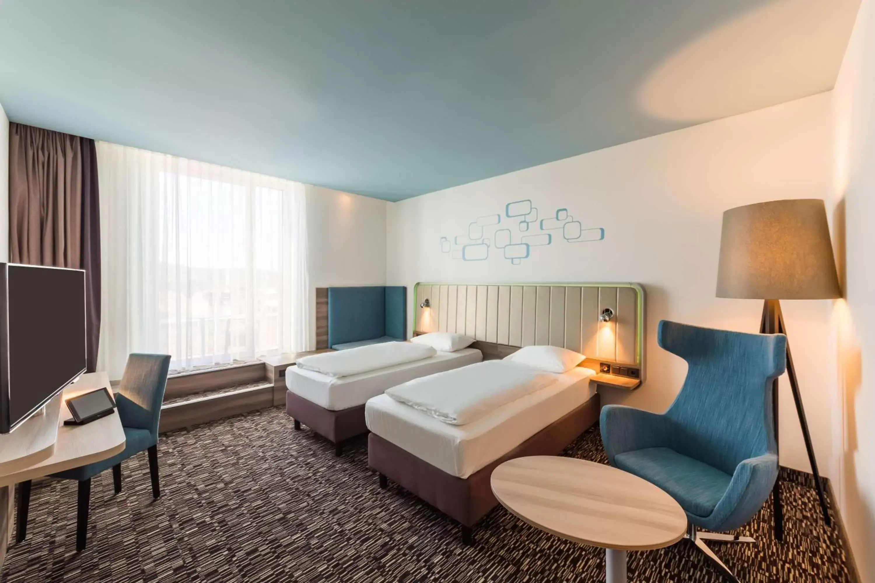 Photo of the whole room, Bed in Park Inn by Radisson Neumarkt