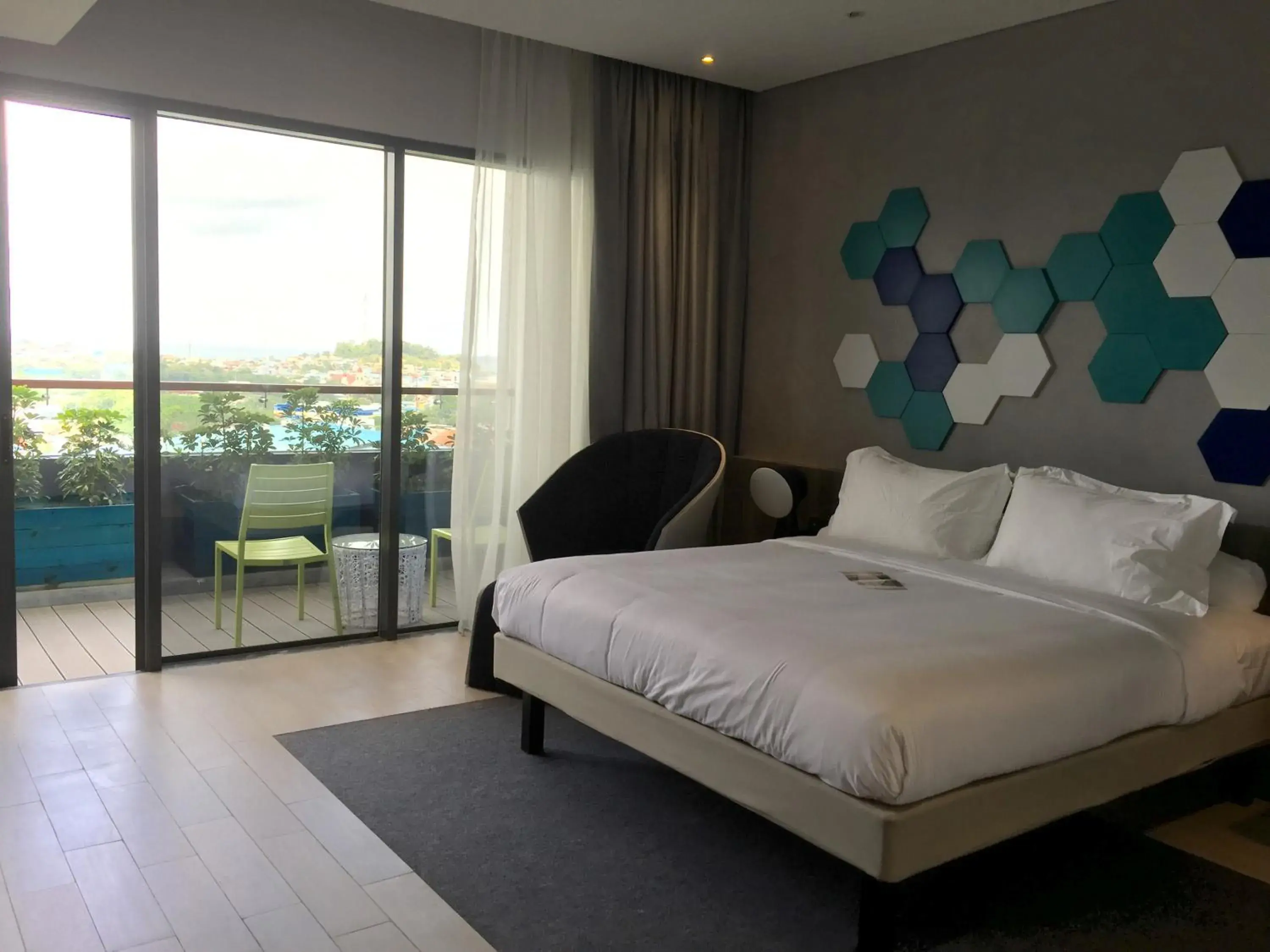 Bedroom in ibis Styles Batam Nagoya