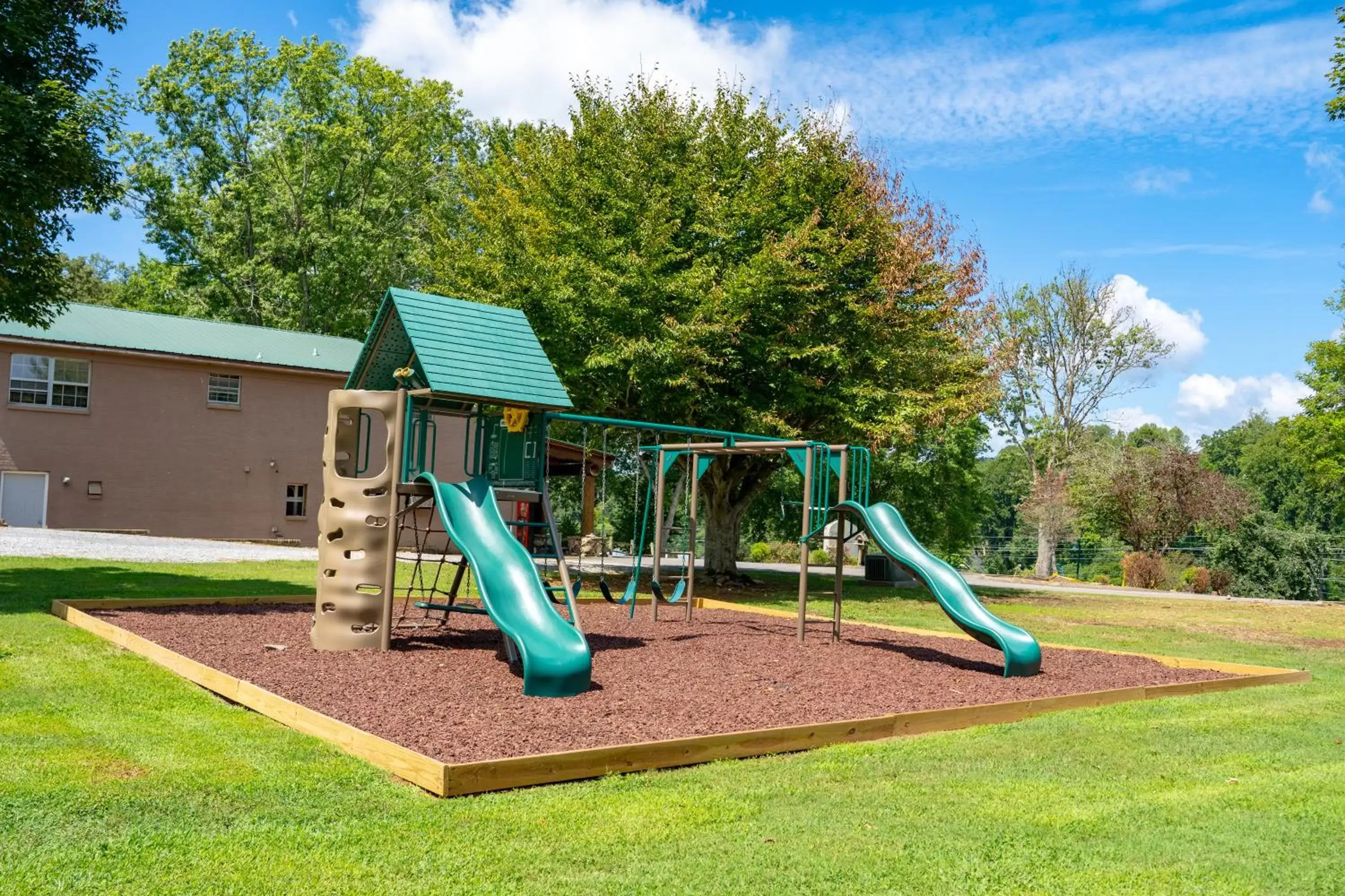 Children play ground in Tremont Lodge & Resort