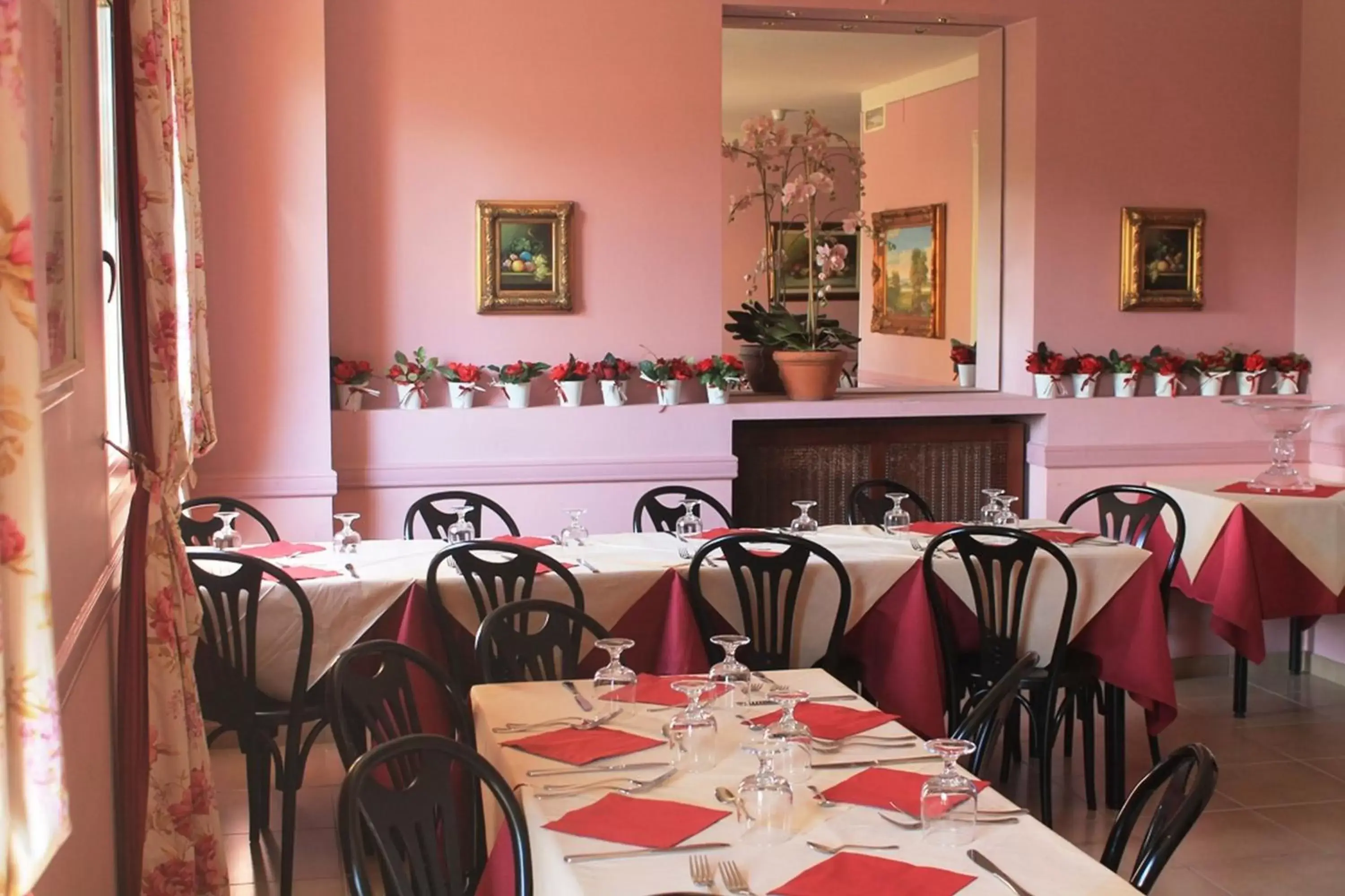 Restaurant/Places to Eat in Hotel Monna Lisa