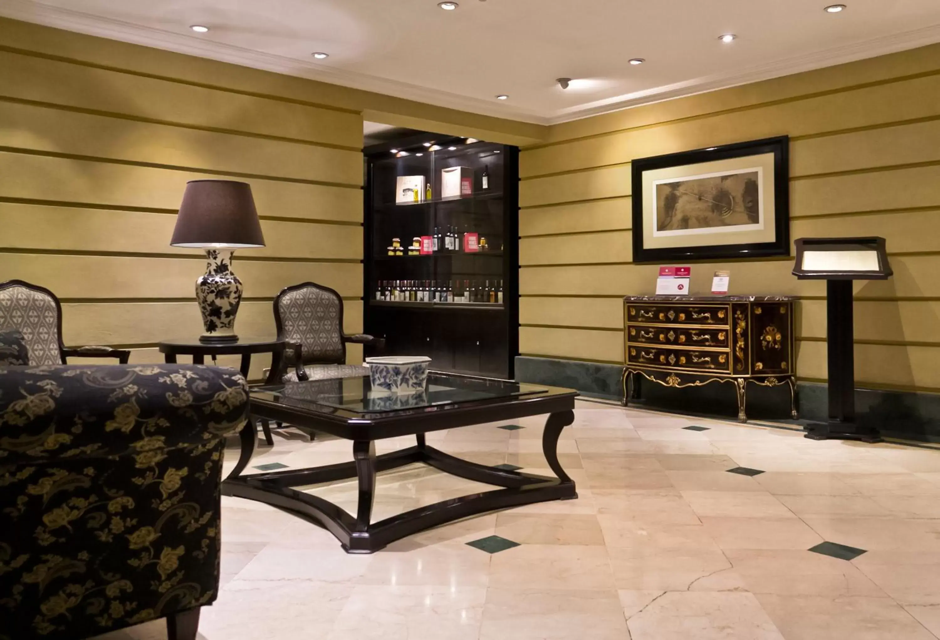 Living room, Seating Area in Amerian Executive Hotel Mendoza